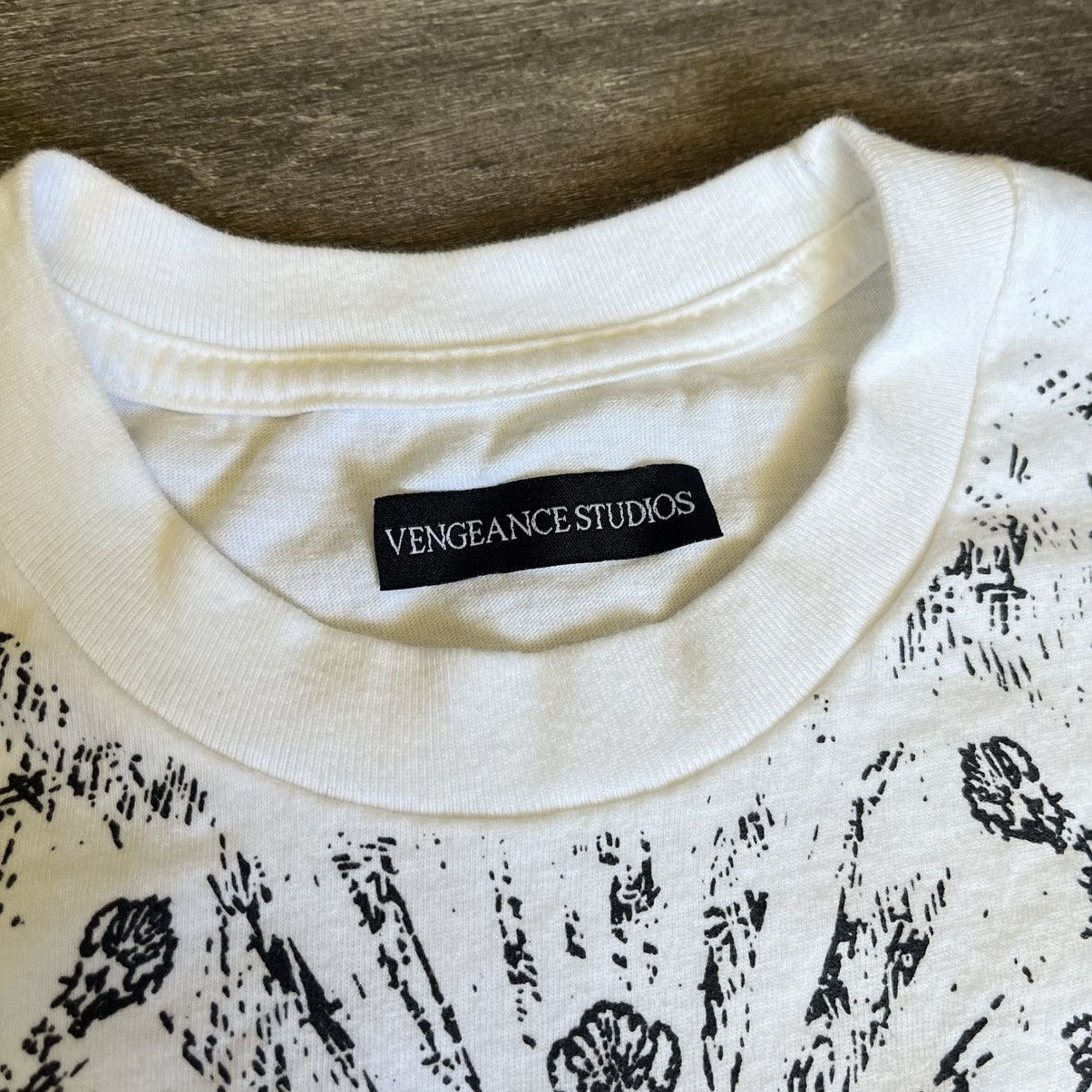 Japanese Brand Vengeance Studios Affliction Style Cross Sword Graphic Tee Size US L / EU 52-54 / 3 - 4 Thumbnail