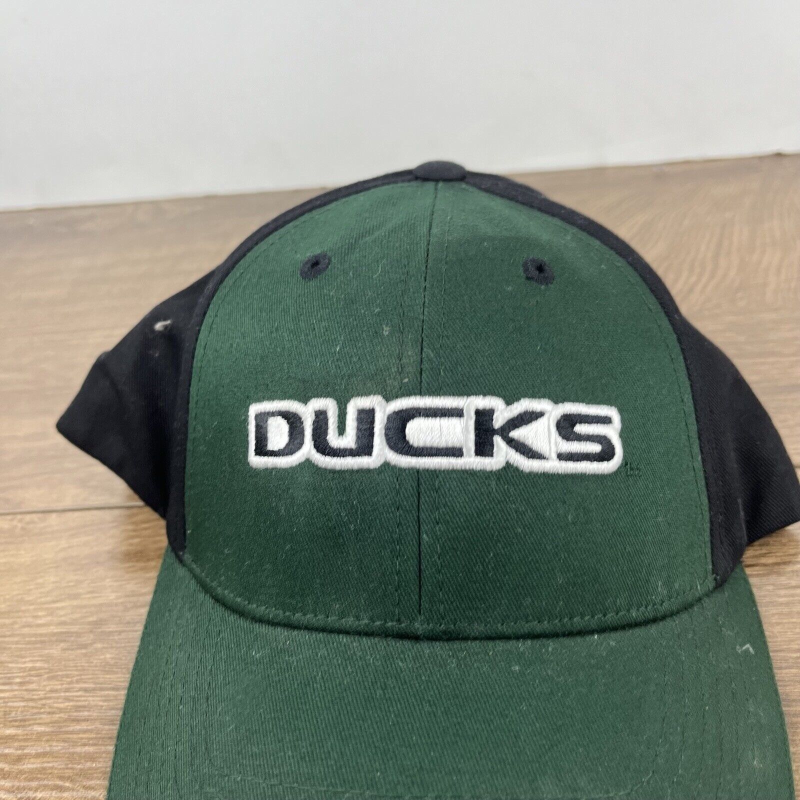 Other Oregon Ducks Green Hat NCAA Green Hat Adjustable Cap Green A Size ONE SIZE - 7 Thumbnail