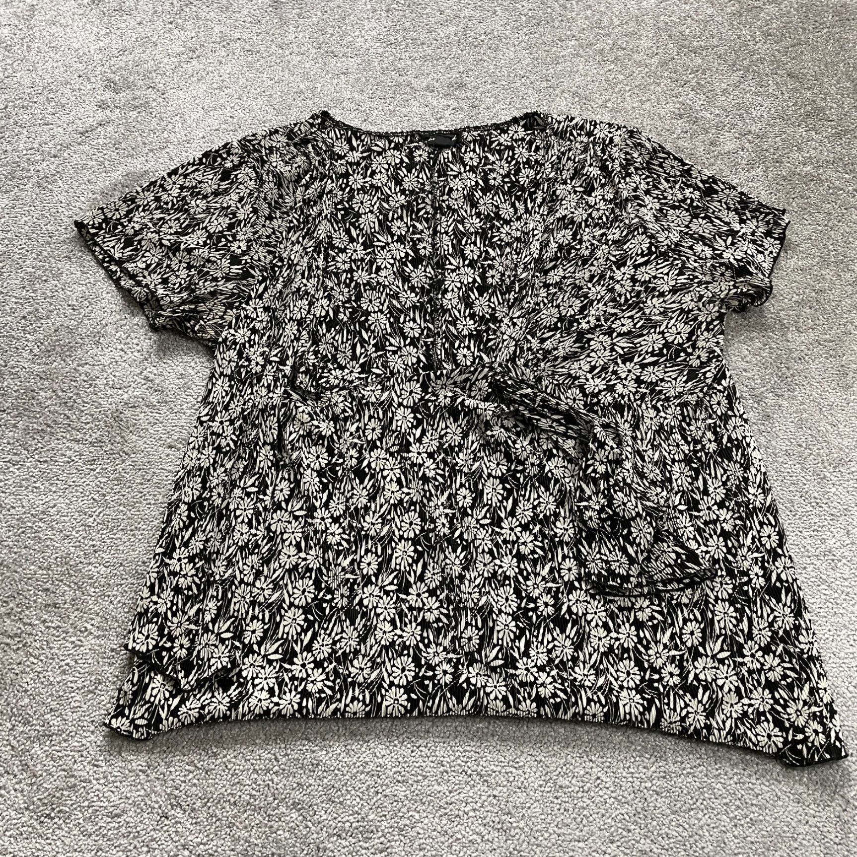 Vintage Connected Blouse Womens 20 Plus Black White Floral Short Sleeve Casual Top Size 3XL / US 20-22 - 2 Thumbnail