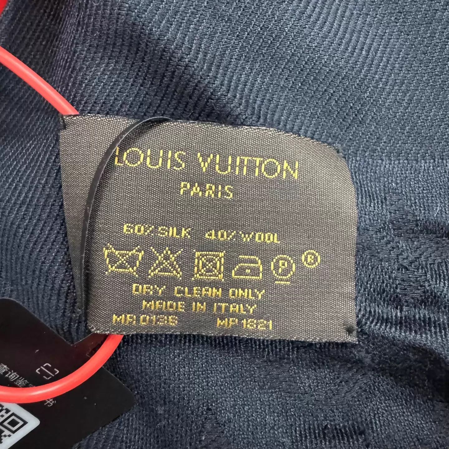 Louis Vuitton Louis Vuitton 140cm silk/wool monogram badge scarf 99new Size ONE SIZE - 4 Thumbnail