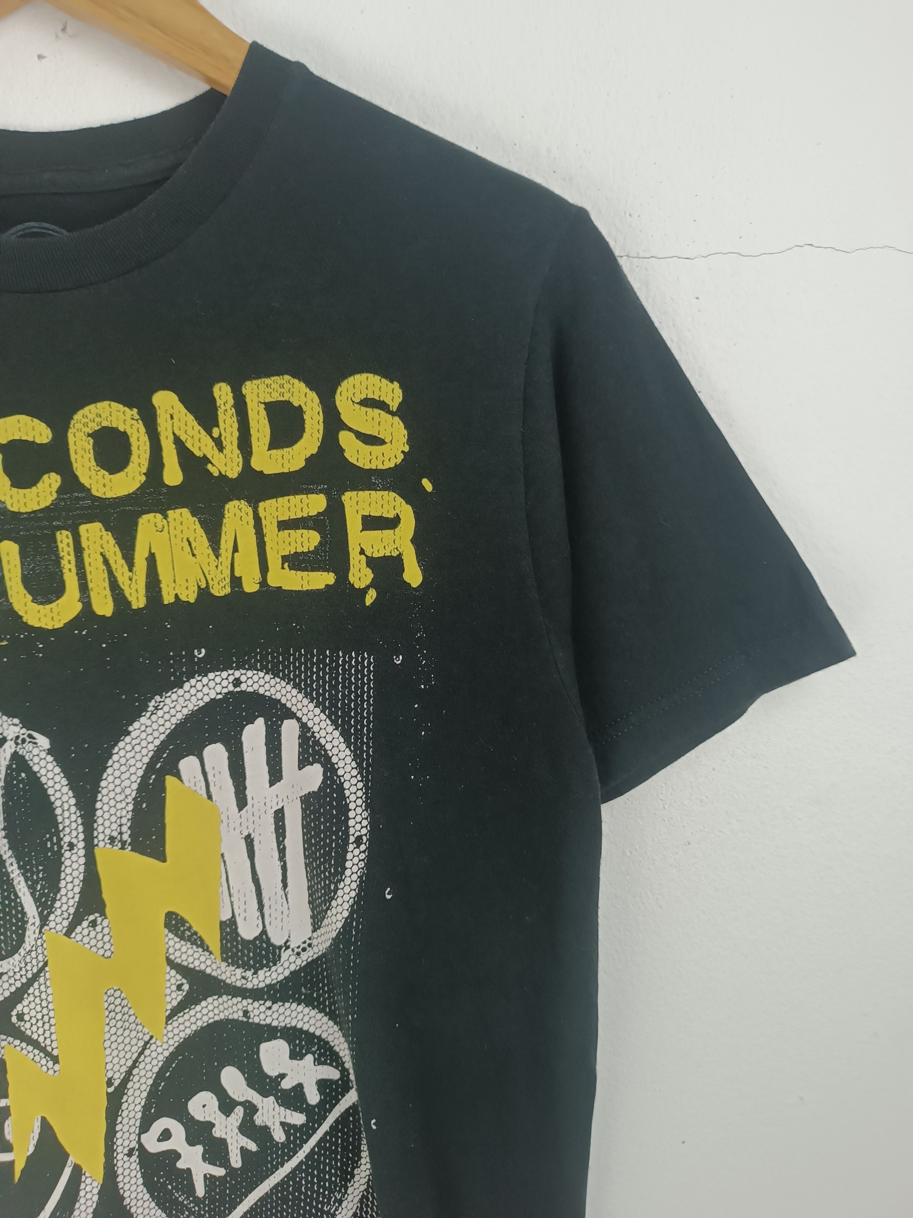 Band Tees VINTAGE 5 SECONDS OF SUMMER TEE VAMPS ONE OK ROCK Size US M / EU 48-50 / 2 - 6 Thumbnail