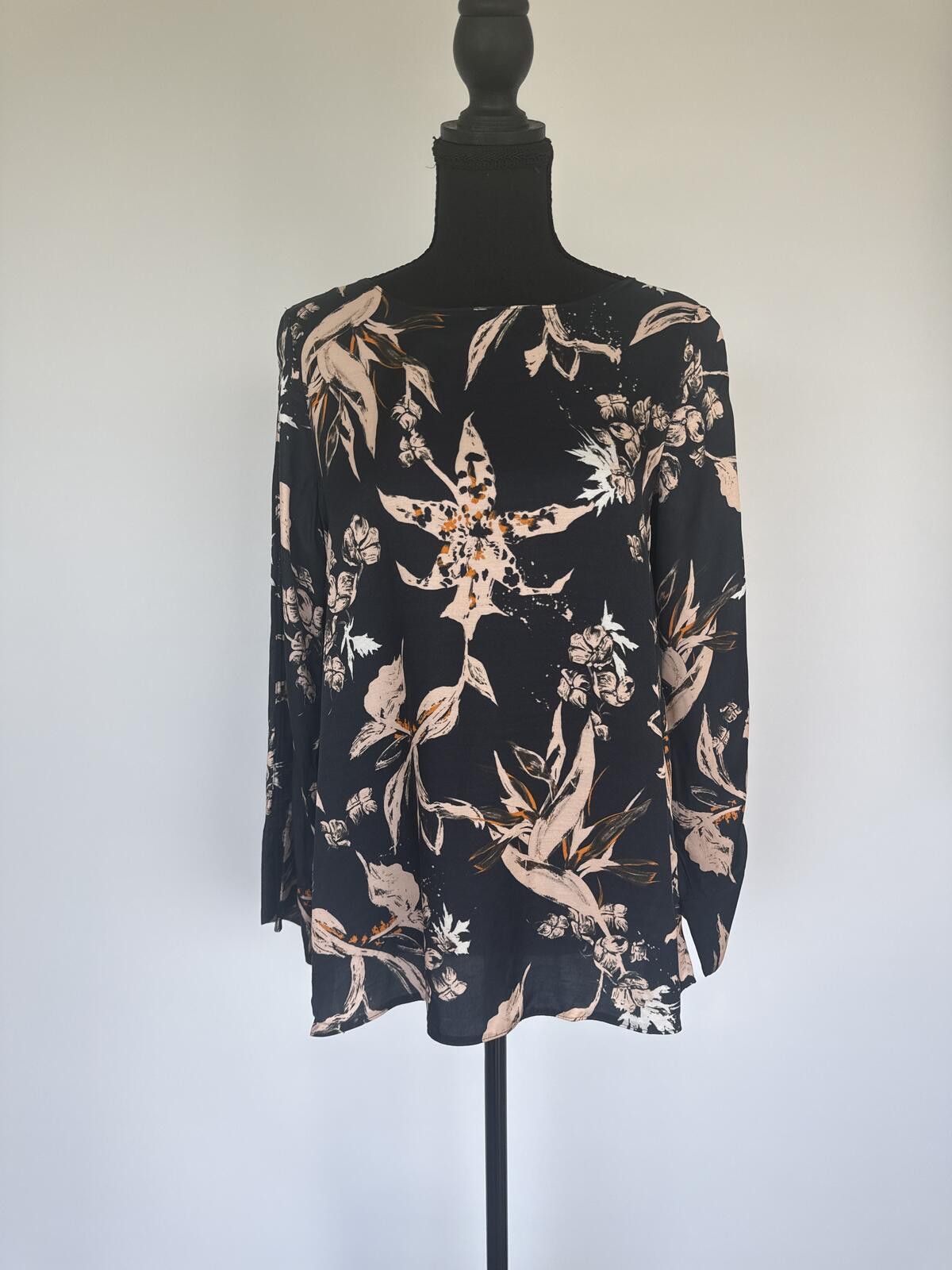 Other NWT Dorothee Schumacher Silk Blend Floral top Sz1 whimsigoth Size S / US 4 / IT 40 - 2 Thumbnail