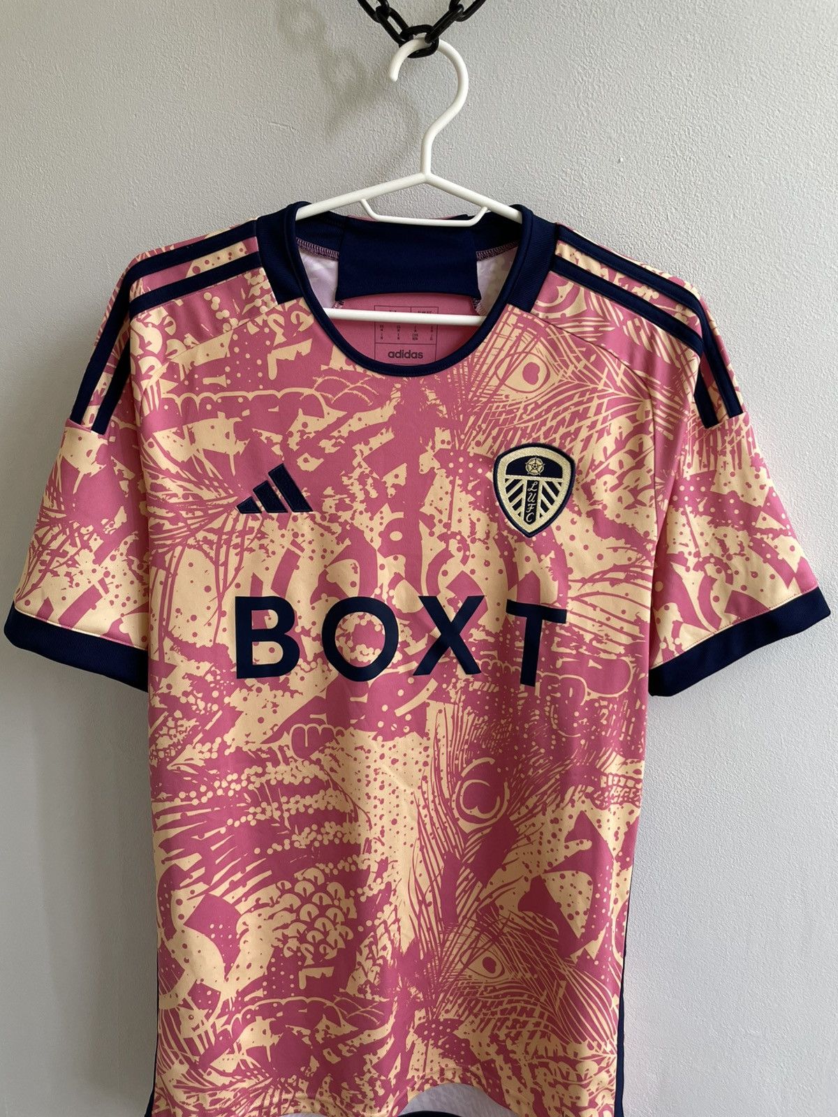 Vintage Leeds 2023 2024 Third Football Soccer Jersey Shirt HY3383 Size US M / EU 48-50 / 2 - 3 Thumbnail