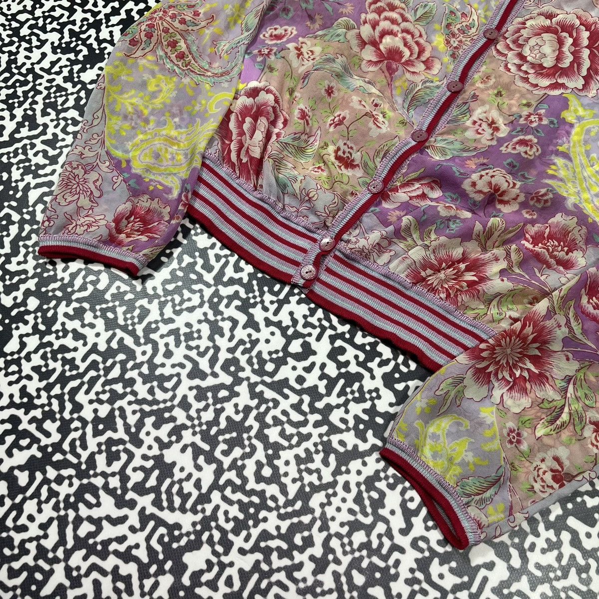 Emanuel Ungaro Vintage Y2K Emanuel Ungaro Paris Silk Floral Luxury Cardigan Size M / US 6-8 / IT 42-44 - 12 Thumbnail