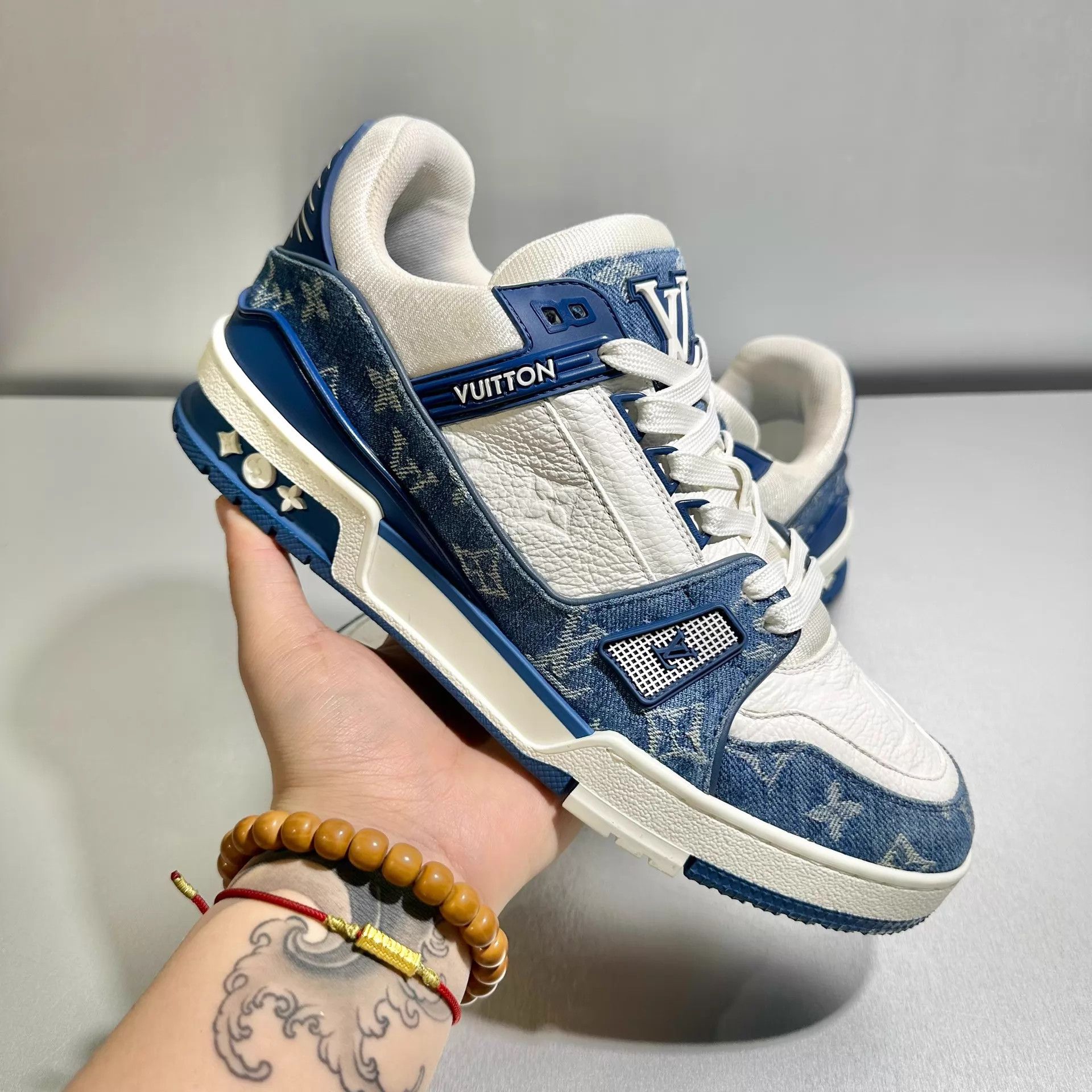 Louis Vuitton LV Trainer White Blue Denim 7/41 2-3x Excellent Size US 8 / EU 41 - 9 Thumbnail