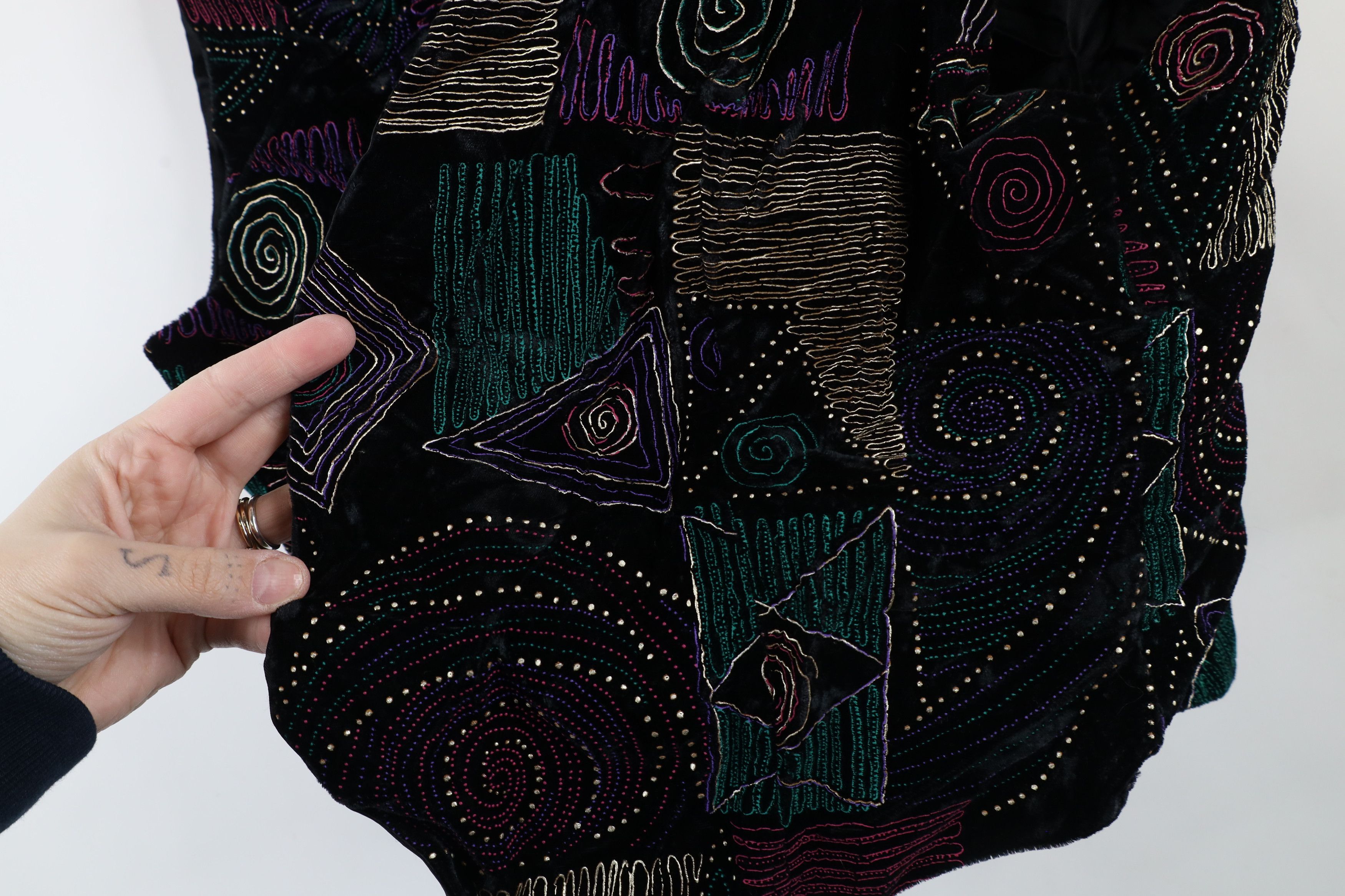 Vintage Vintage 90s Streetwear Geometric Velvet Velour Vest Jacket Size M / US 6-8 / IT 42-44 - 4 Thumbnail