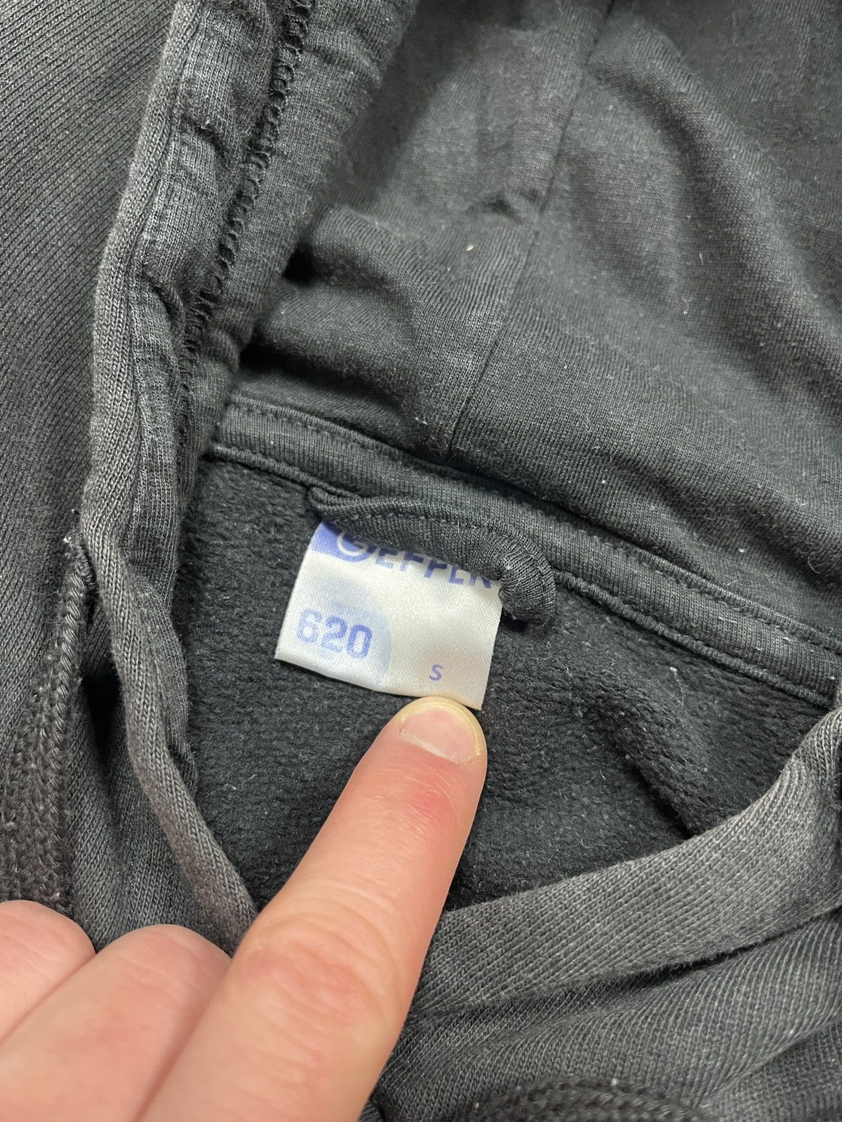 Japanese Brand Vintage Y2K Send Nudes Distressed Faded Humor Graphic Hoodie Size US S / EU 44-46 / 1 - 11 Thumbnail