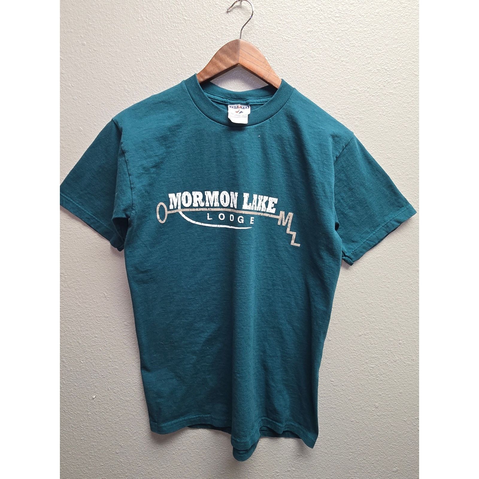 Jerzees × Vintage Vintage Mormon Lake Shirt Lodge Jerzees Green Tee Small 90s Size US S / EU 44-46 / 1 - 1 Thumbnail