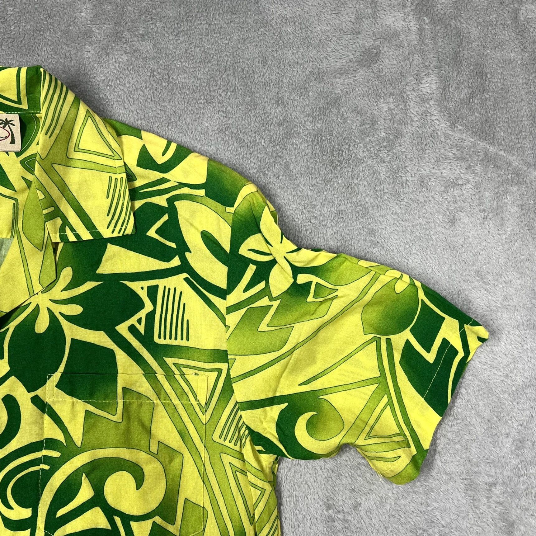 Vintage VINTAGE E & K Fashion Mens Small Hawaiian Button Up Shirt Floral Print EUC Size US S / EU 44-46 / 1 - 2 Thumbnail