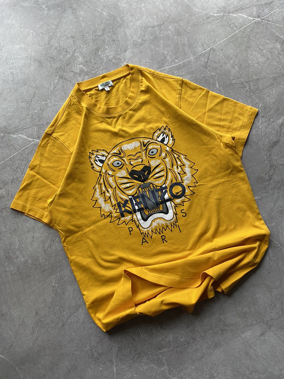 Kenzo Kenzo Paris Tiger Big Centre Logo T-Shirt Graphic Logo Size US S / EU 44-46 / 1 - 1 Thumbnail