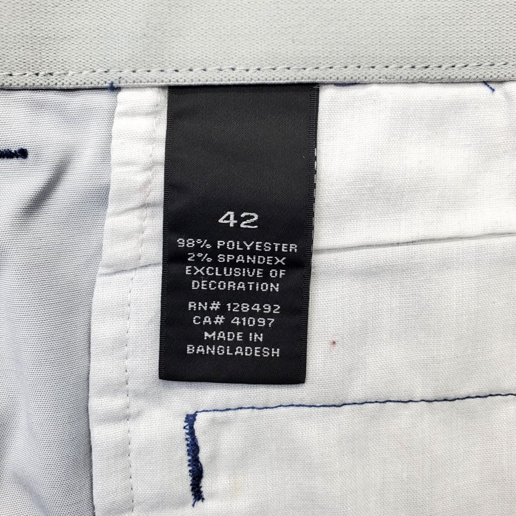 Vintage Greg Norman Golf Chino Shorts Mens 42 Blue Regular Fit Flat Front Chino 9.75 Inseam 22" Outseam Size 42 Size US 42 / EU 58 - 7 Thumbnail