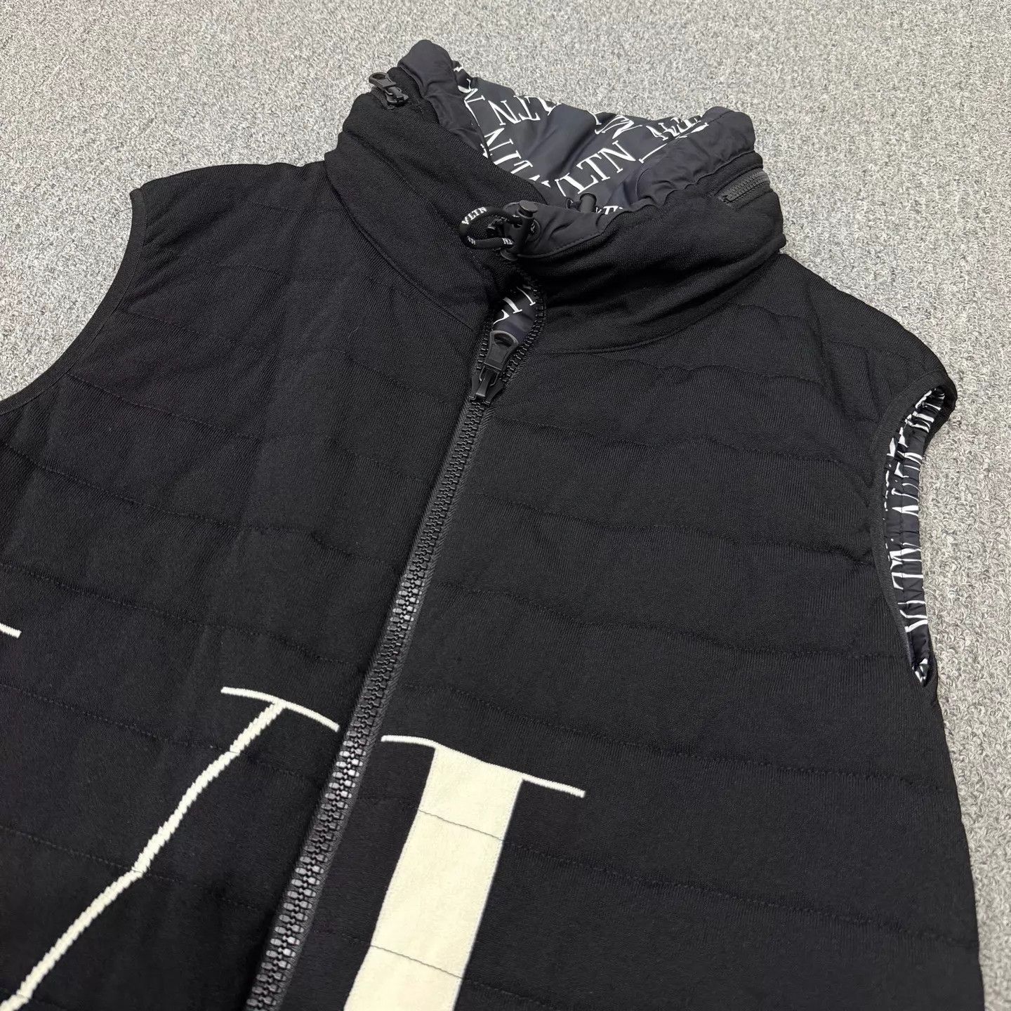 Valentino Valentino Black Down Vest L 99 New Size US L / EU 52-54 / 3 - 3 Thumbnail