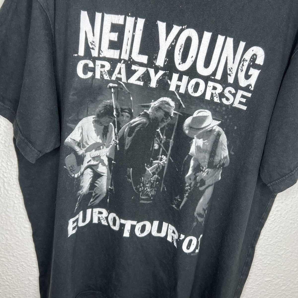 Band Tees × Vintage Vintage 2001 Neil Young Crazy Horse T Shirt Black Euro Tour Size US XL / EU 56 / 4 - 3 Thumbnail