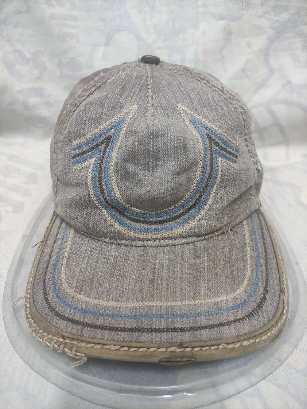 True Religion TRUE RELIGION RARE DESIGN DISTRESSED GRAY DENIM CAP Size ONE SIZE - 8 Thumbnail