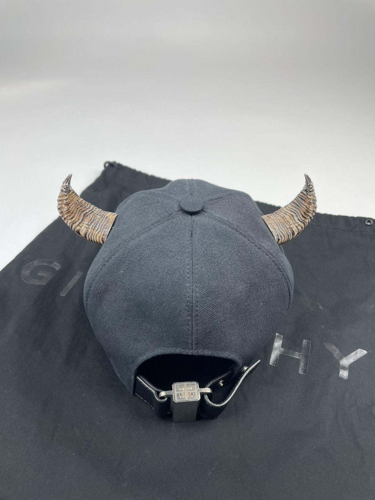 Givenchy Givenchy Horn Hat Size ONE SIZE - 3 Thumbnail