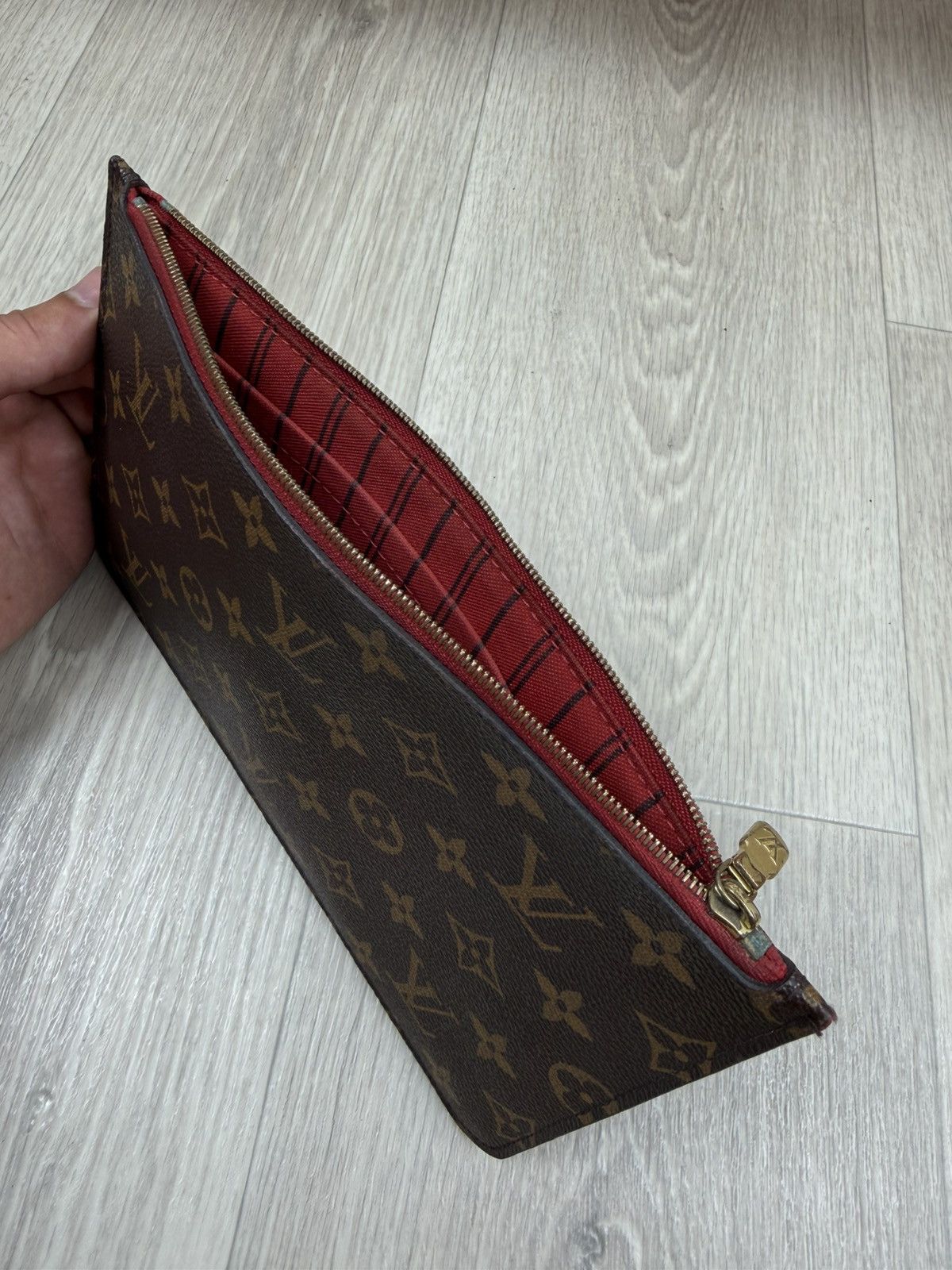Louis Vuitton Louis Vuitton Neverfull MM GM Pouch Fuchsia Bag Size ONE SIZE - 6 Thumbnail