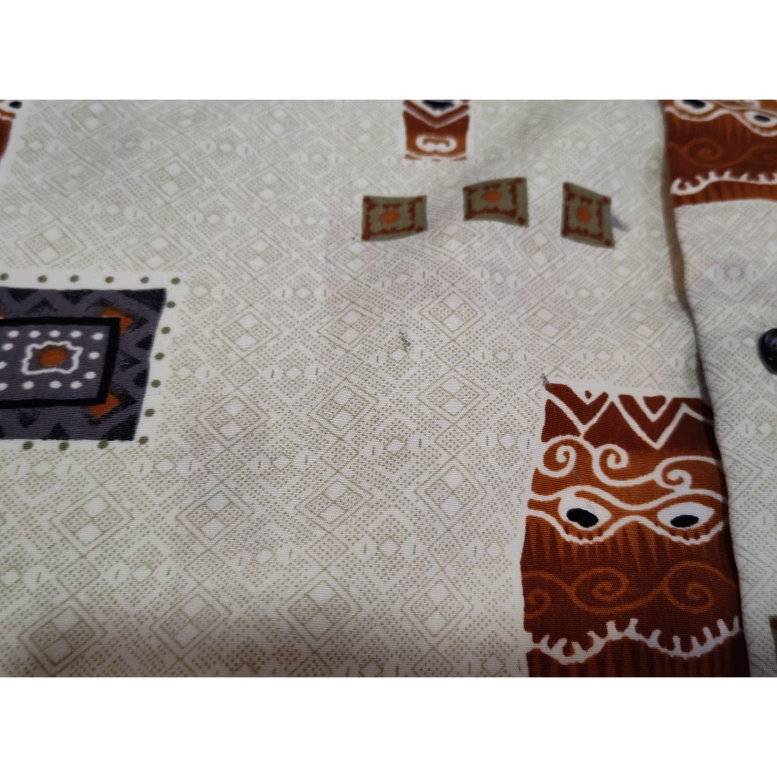 Arrow VINTAGE Arrow Aztec Microfiber Short Sleeve Button-Up Shirt XXL White 80s 90s Mens Size US XL / EU 56 / 4 - 4 Thumbnail