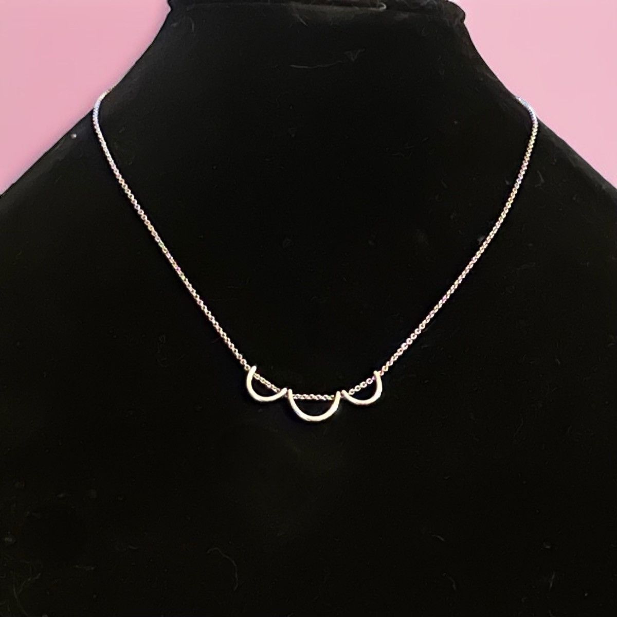 Other Silver tone triple curved pendant necklace Size ONE SIZE - 1 Thumbnail