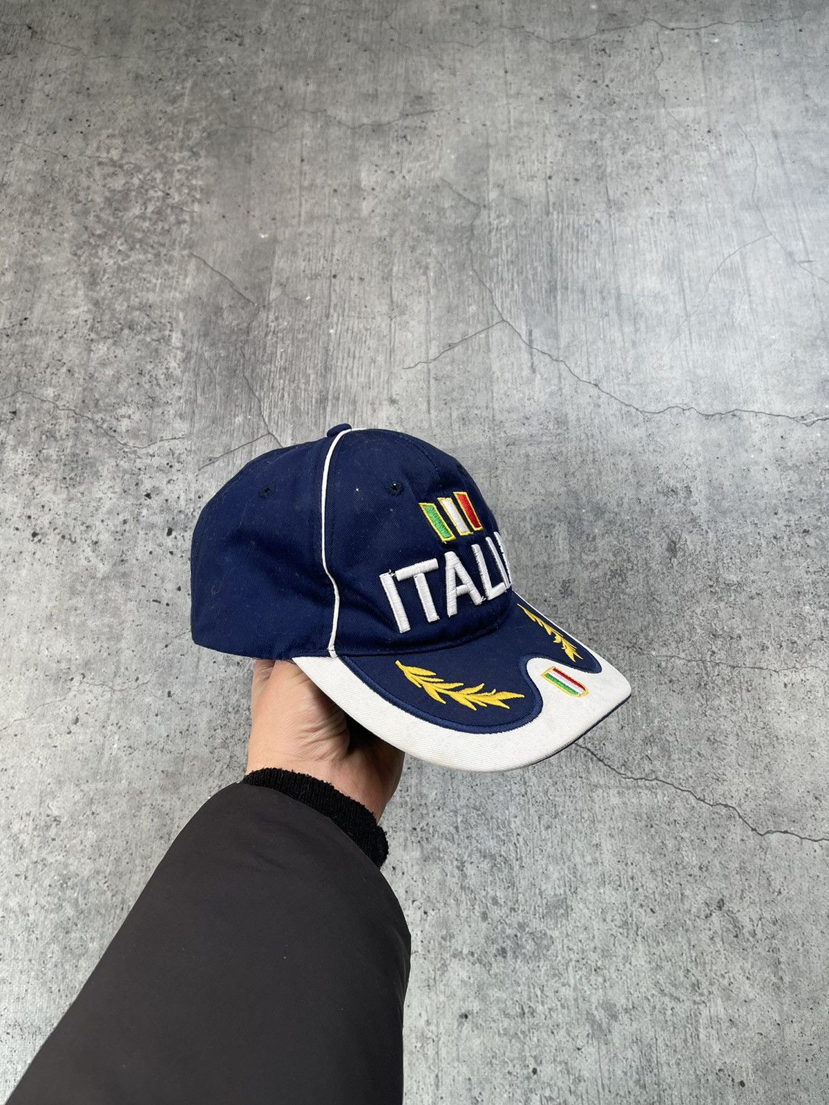 Vintage Vintage Cap Italia Logo Italy Hats Y2K 90s Style USA Japan Size ONE SIZE - 2 Thumbnail