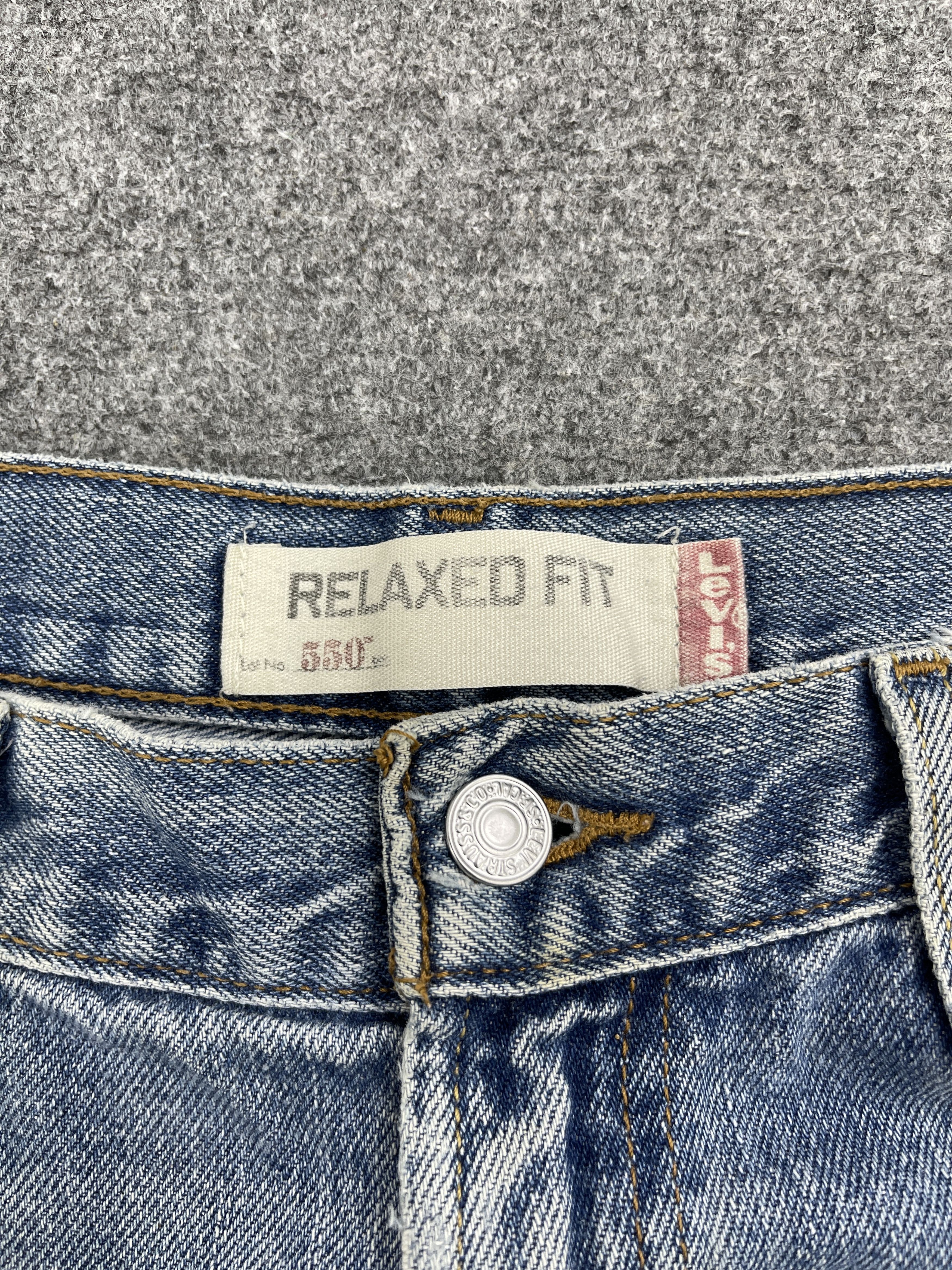 Levi's Distressed Vintage Levis 550 Light Washed Denim DP2512 Size US 31 - 9 Thumbnail