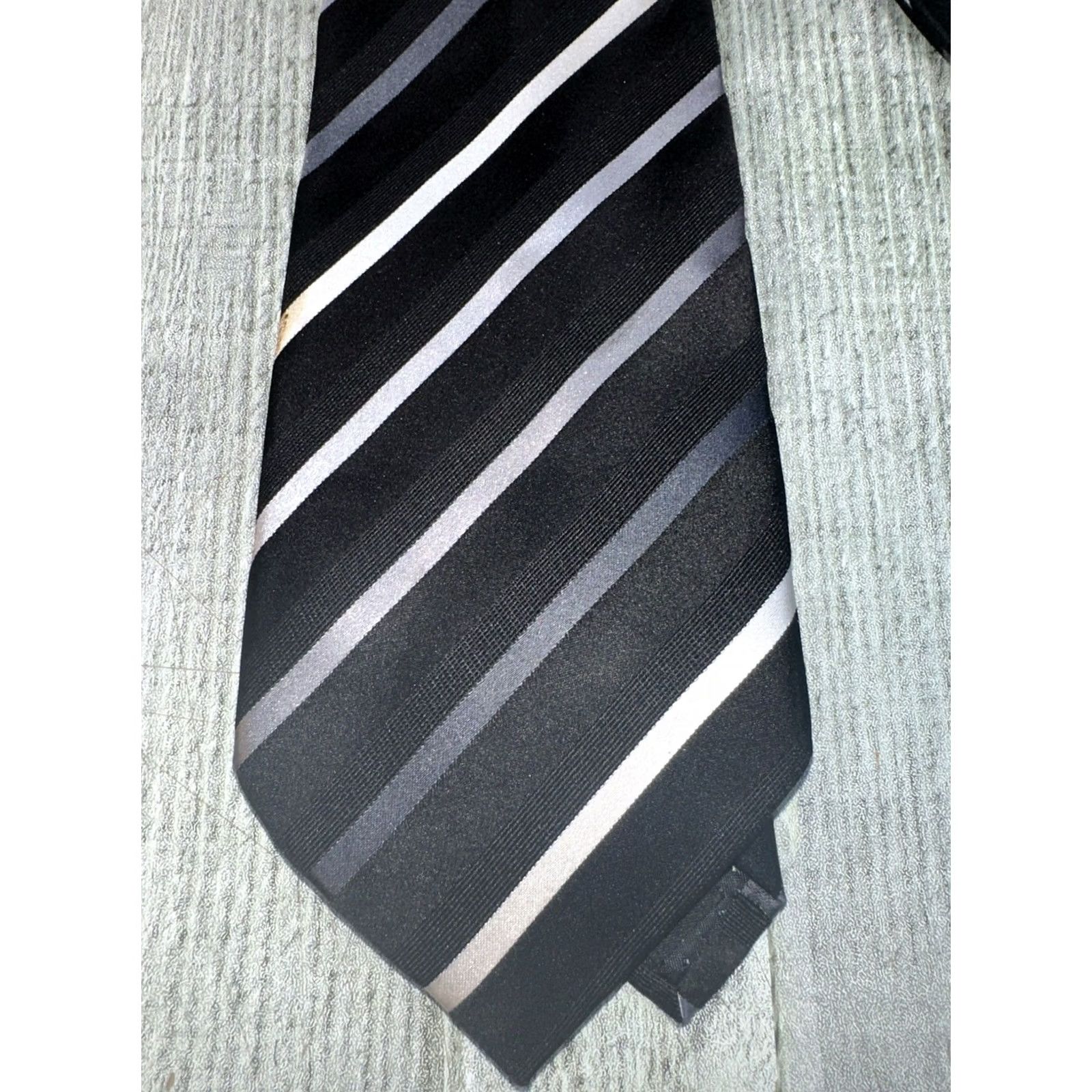 Geoffrey Beene VINTAGE Geoffrey Beene Tie Black Silver Striped 60 Inch Silk Mens Size ONE SIZE - 2 Thumbnail