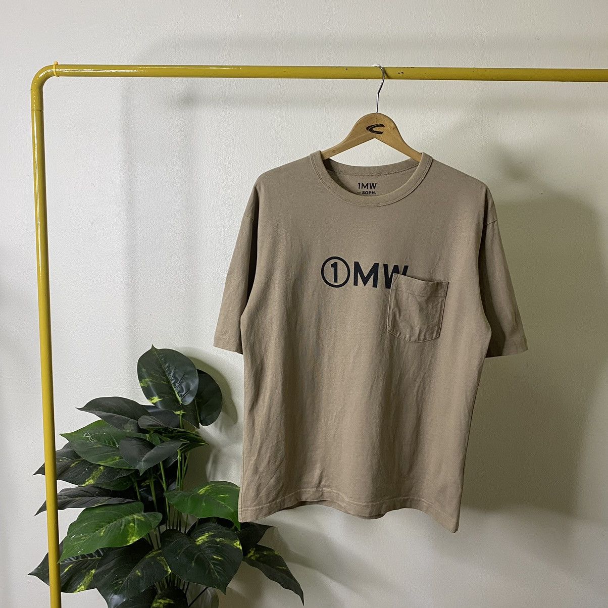 GU × Sophnet. 1MW by Sophnet x GU Collaboration Tee Size US M / EU 48-50 / 2 - 1 Thumbnail
