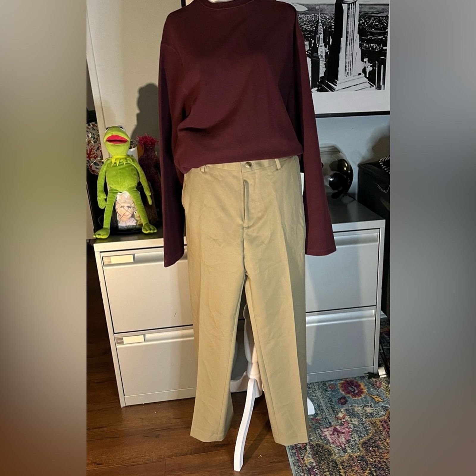 Van Heusen NWT Men’s pants Van Heusen Size 34 X 29 Size US 34 / EU 50 - 1 Thumbnail