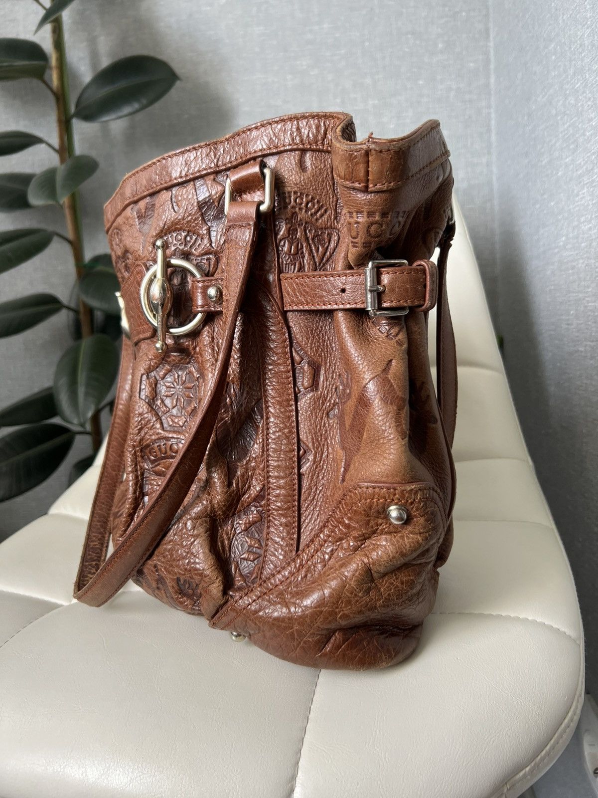 Gucci × Vintage Vintage Gucci Jockey Brown Embossed Leather Horsebit Bag Size ONE SIZE - 16 Thumbnail