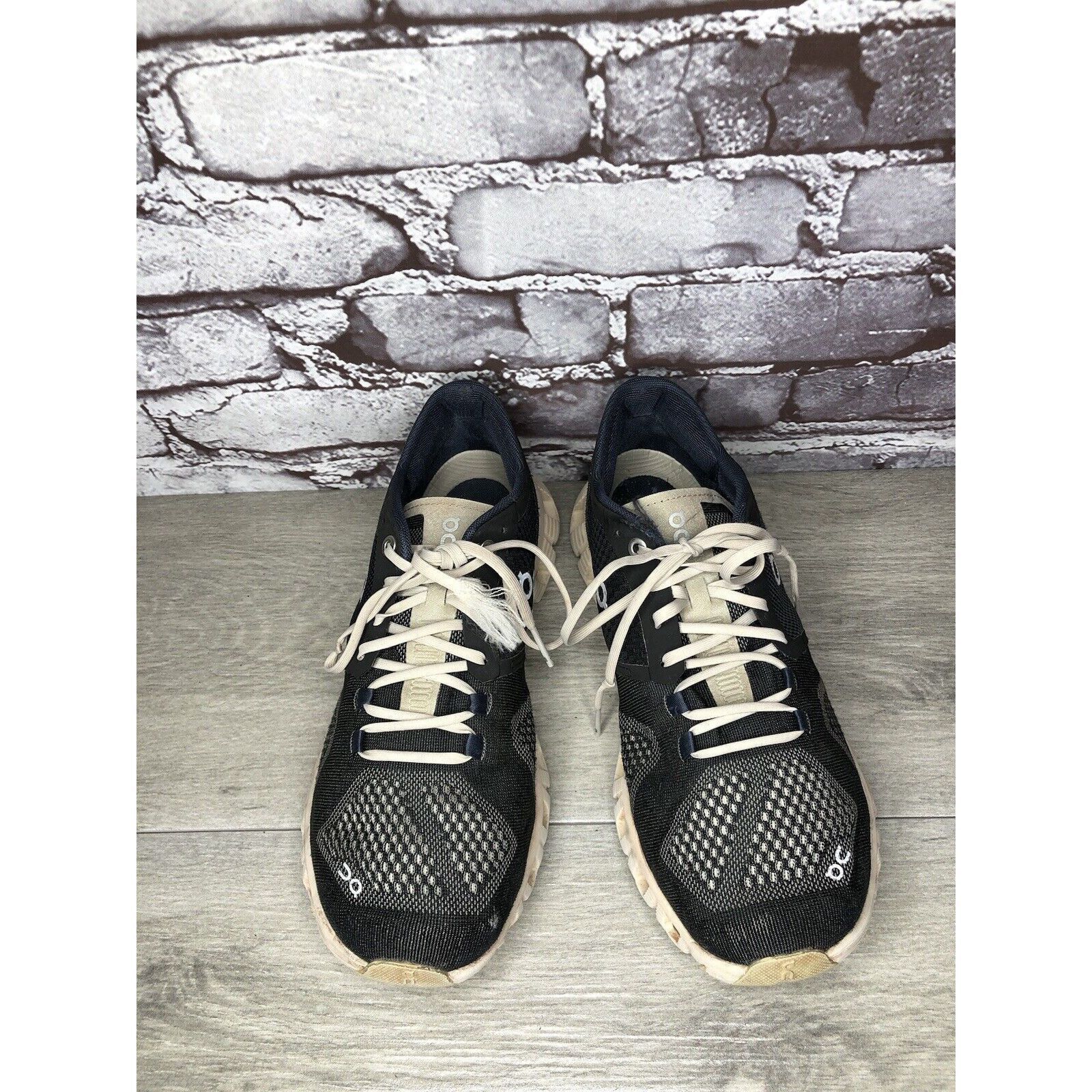 On On Cloud Black White Comfort Gym Lace Up Running Shoes Women Size US 8.5 / IT 38.5 - 22 Thumbnail