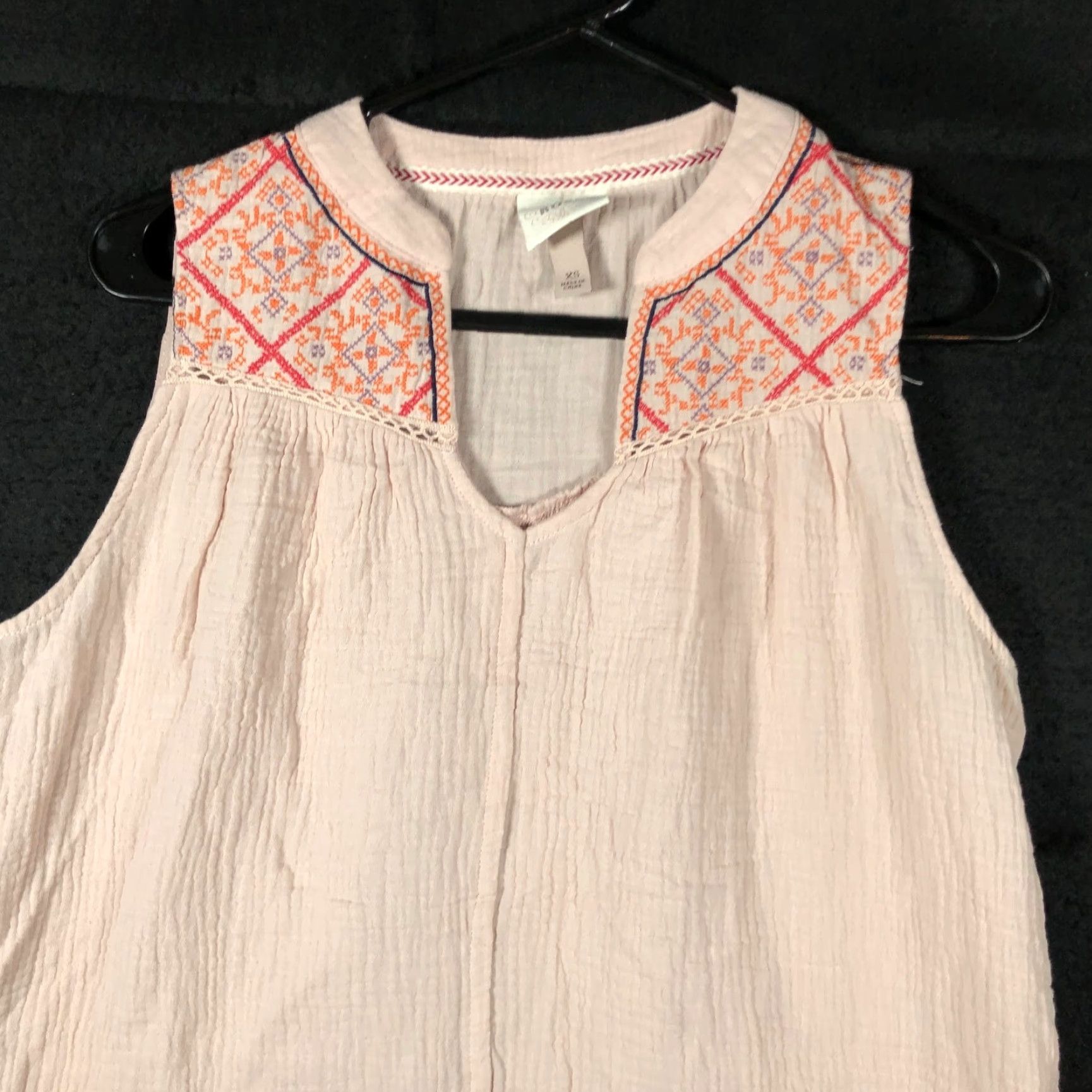 Vintage **Knox Rose Womens Sleeveless Embroidered V Neck Blouse Peach Pink XS** User: **Knox Rose Womens Embroidered V Neck Sleeveless Blouse Peach Pink XS** Size XS / US 0-2 / IT 36-38 - 2 Thumbnail