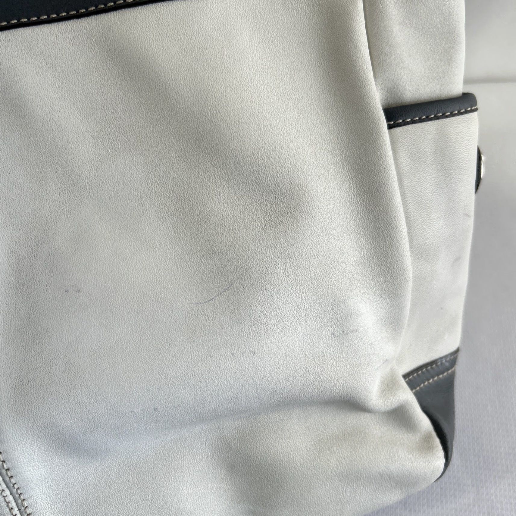 Coach Coach East West Gallery Tote Bag Leather Pleated Purse Gray White Two Tone Handbag Women Medium Size ONE SIZE - 4 Thumbnail