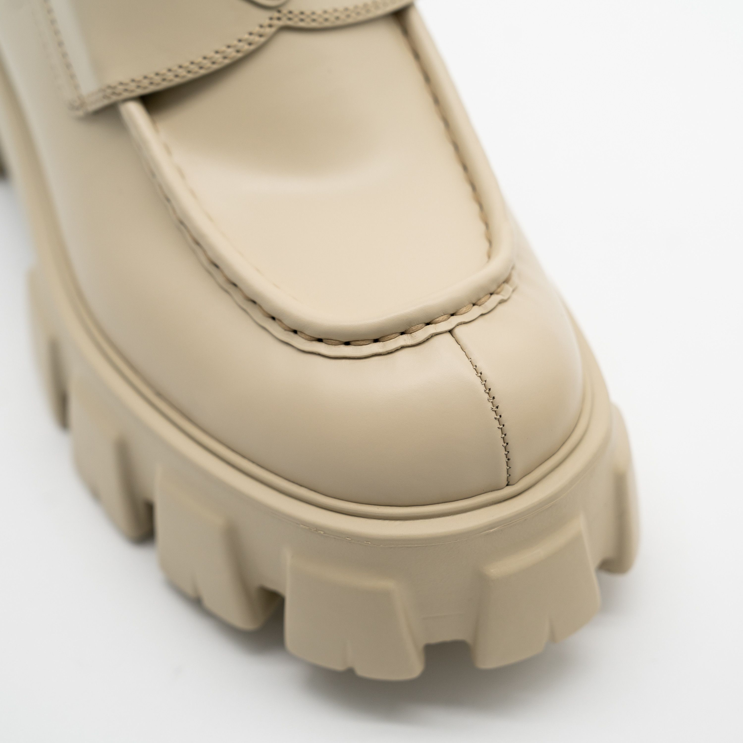 Prada 39.5eu 9.5 US Prada Monolith Brushed Leather Loafers Beige Size US 9.5 / IT 39.5 - 7 Thumbnail