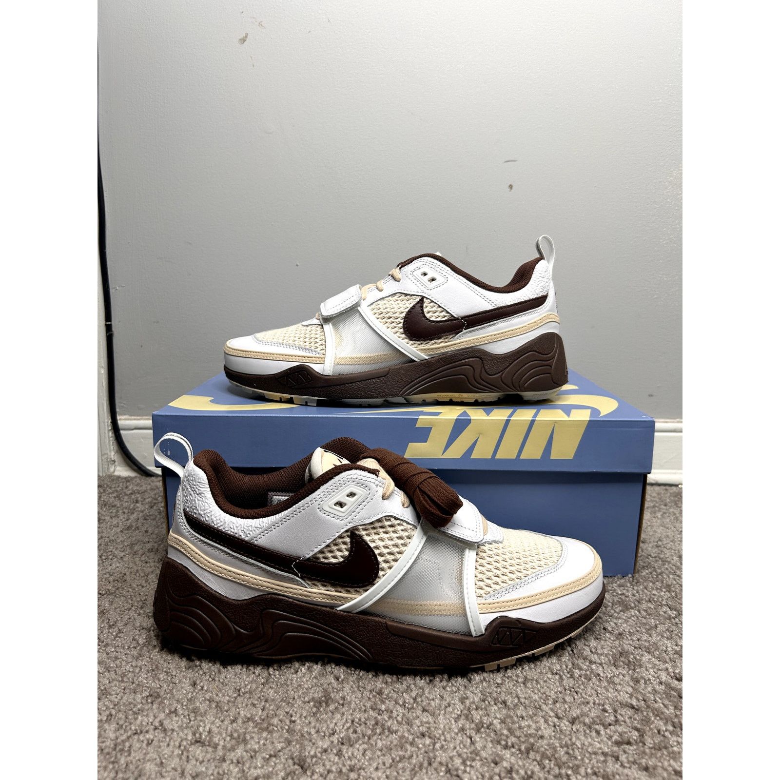 Pre-owned Nike X Travis Scott Nike Zoom Field Jaxx Light Chocolate Shoes In White