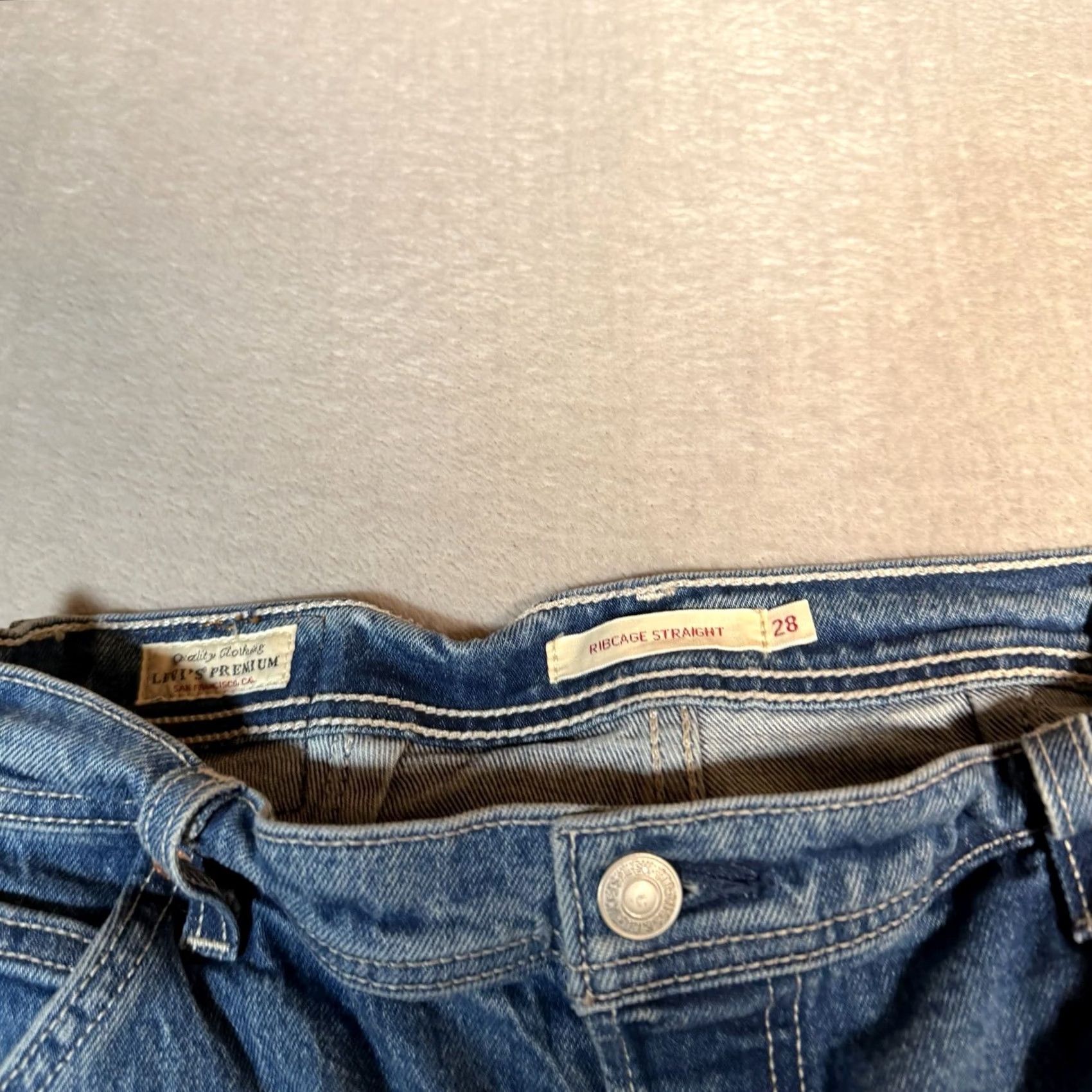 Levi's VINTAGE? Levis Jeans Womens 28 Blue Ribcage Straight Carpenter High Rise Utility Premium Knit? (No) Size 28" / US 6 / IT 42 - 5 Thumbnail