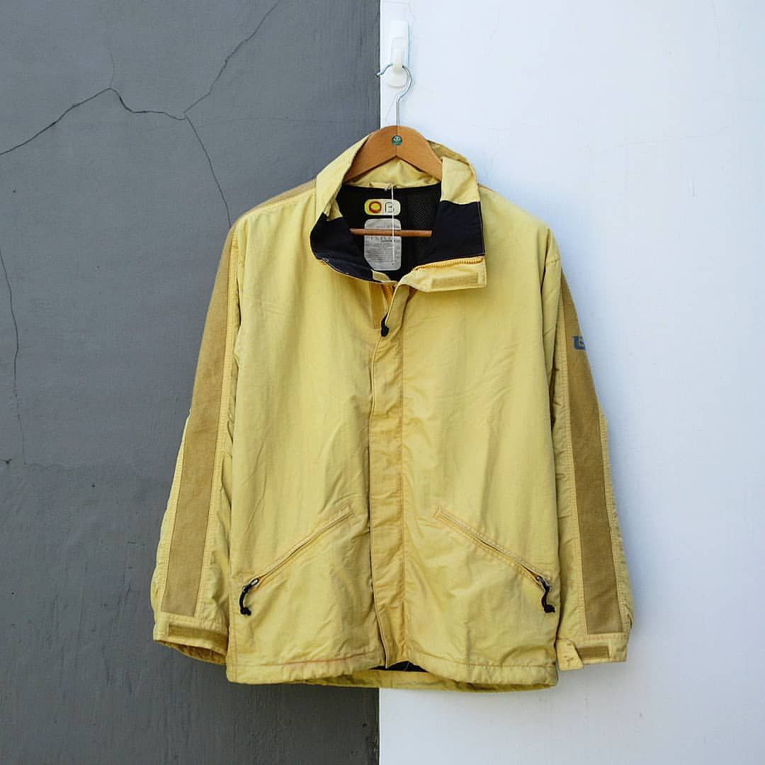 Burton × The Mountain Burton Outdoor Jacket Crewship Yellow rough and tough Size US M / EU 48-50 / 2 - 1 Thumbnail