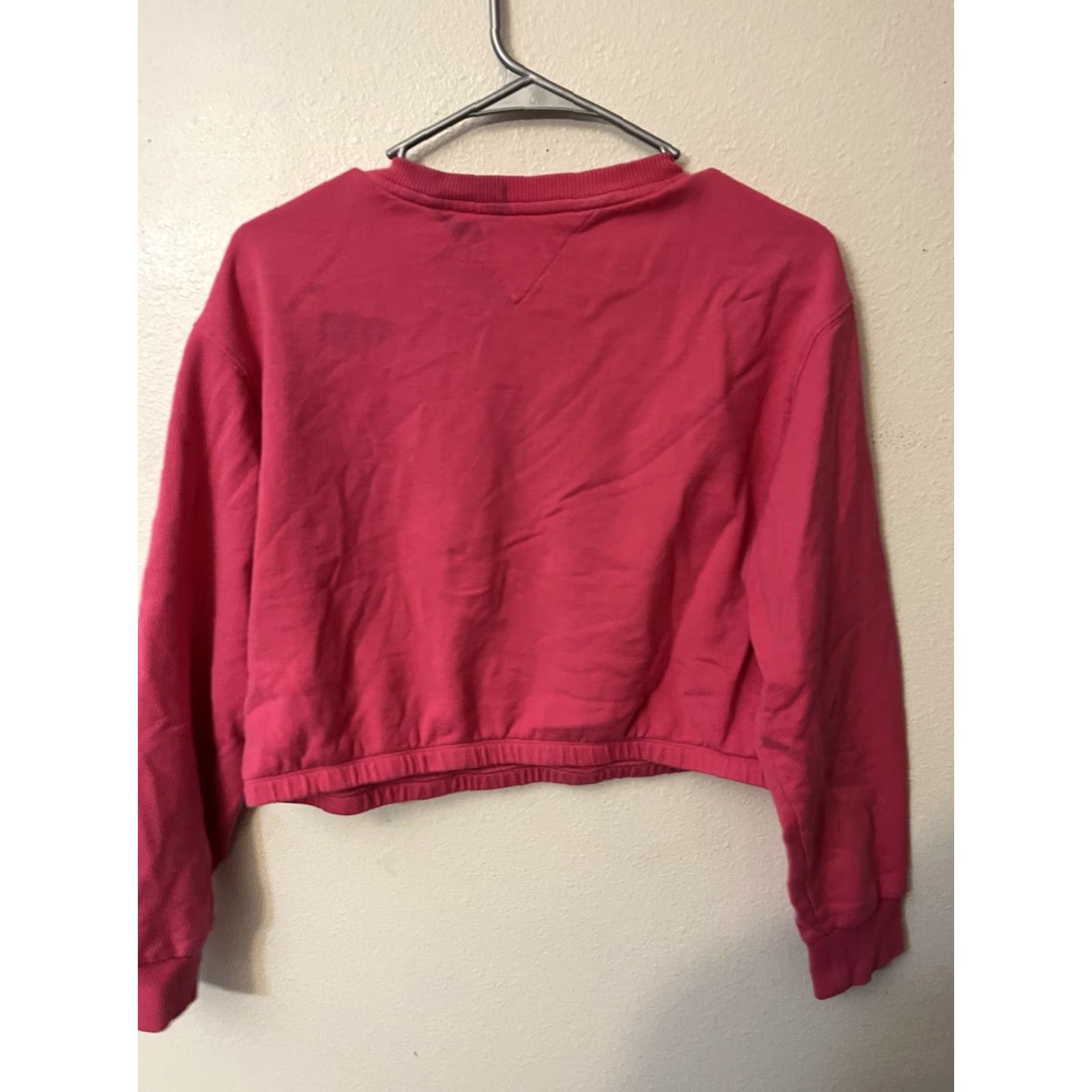 Tommy Hilfiger VINTAGE Tommy Hilfiger Sweatshirt Shirt Women XS Pink Pullover V-Neck 90s Activewear Mens Womens Girls Size XS / US 0-2 / IT 36-38 - 2 Thumbnail