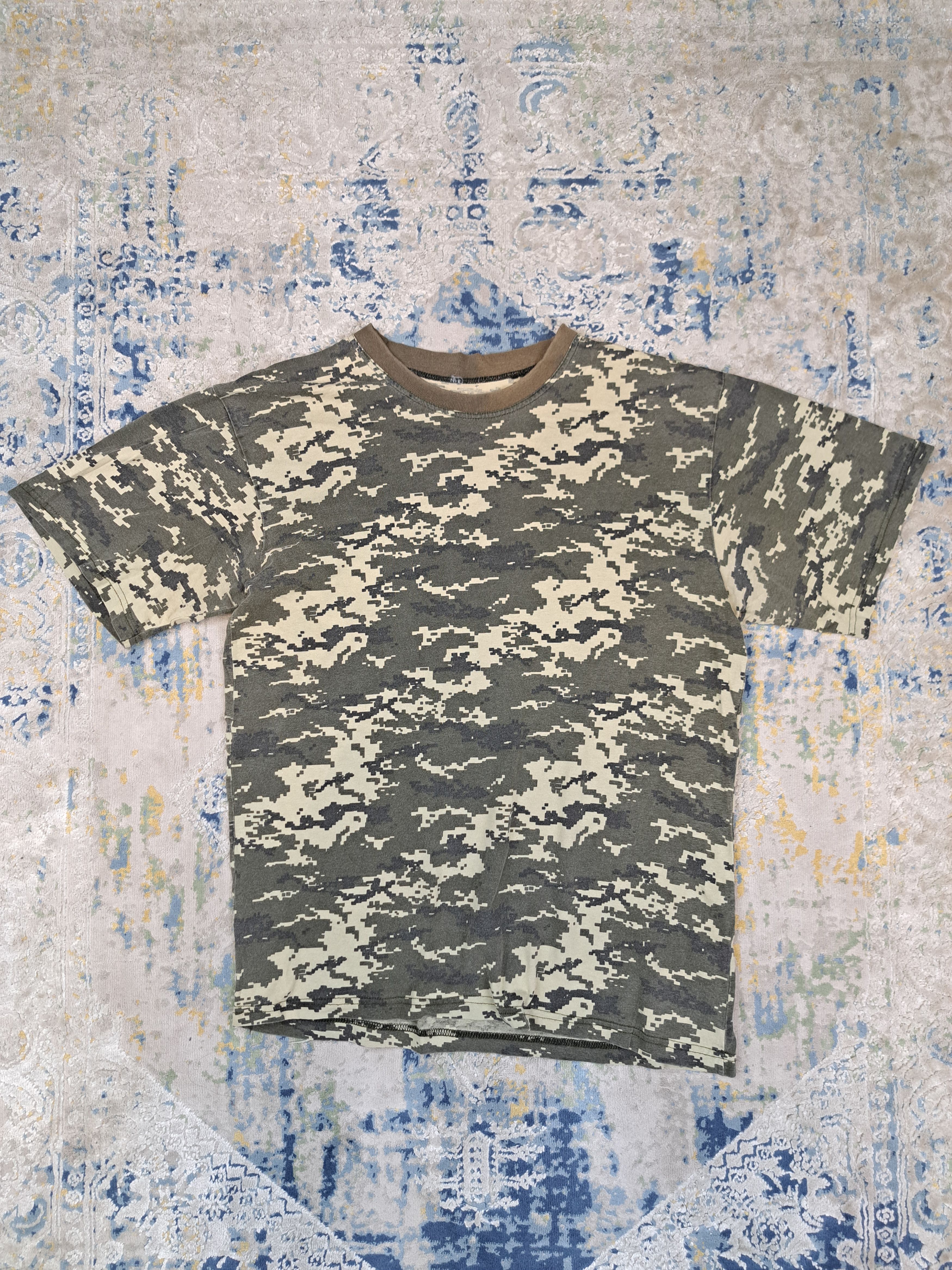Vintage Vintage 90s Digital Camo Military Tee Archive Army Size US L / EU 52-54 / 3 - 1 Thumbnail