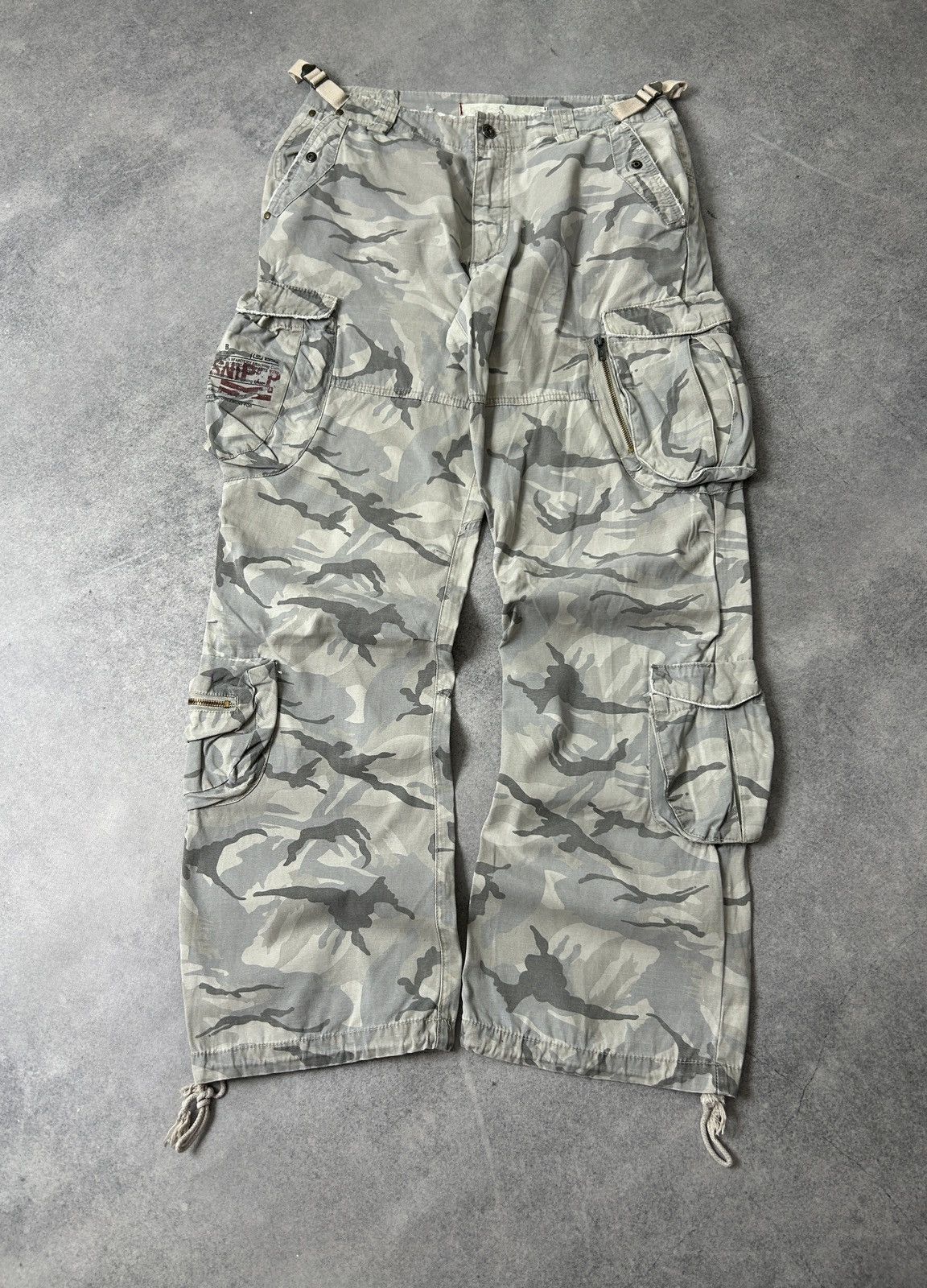 Quicksilver Vintage Fishbone sniper camo multi-pocket pants Size US 32 / EU 48 - 1 Thumbnail