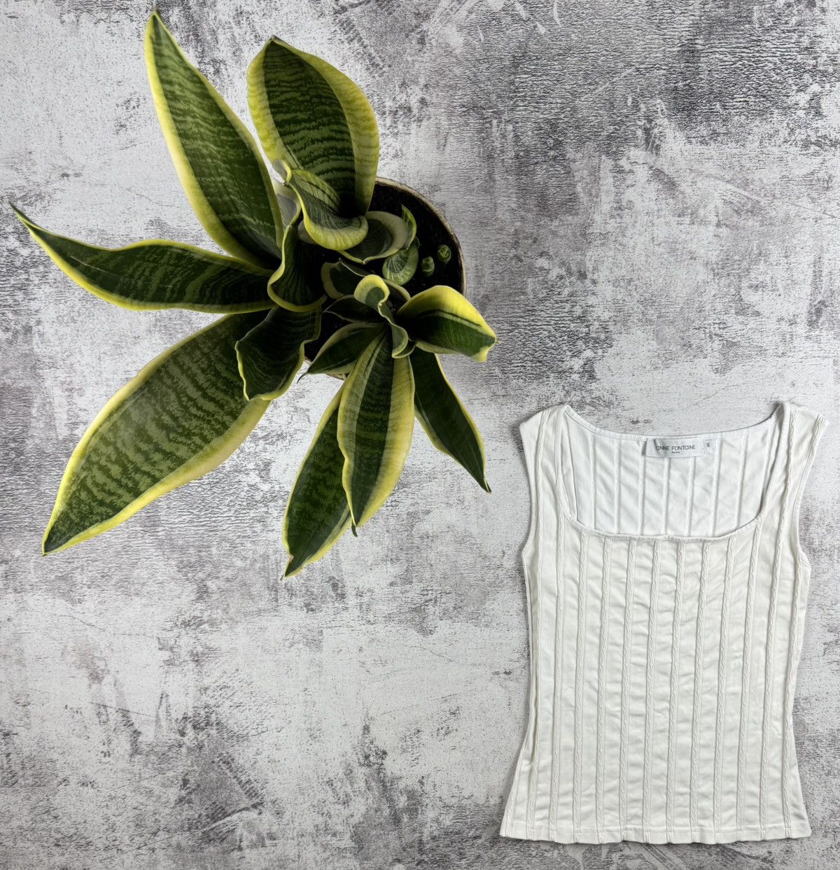 ANNE FONTAINE Anne Fontaine Ivory Textured Size 40 Sleeveless White Luxury Tank Trotter Top Size M / US 6-8 / IT 42-44 - 1 Thumbnail