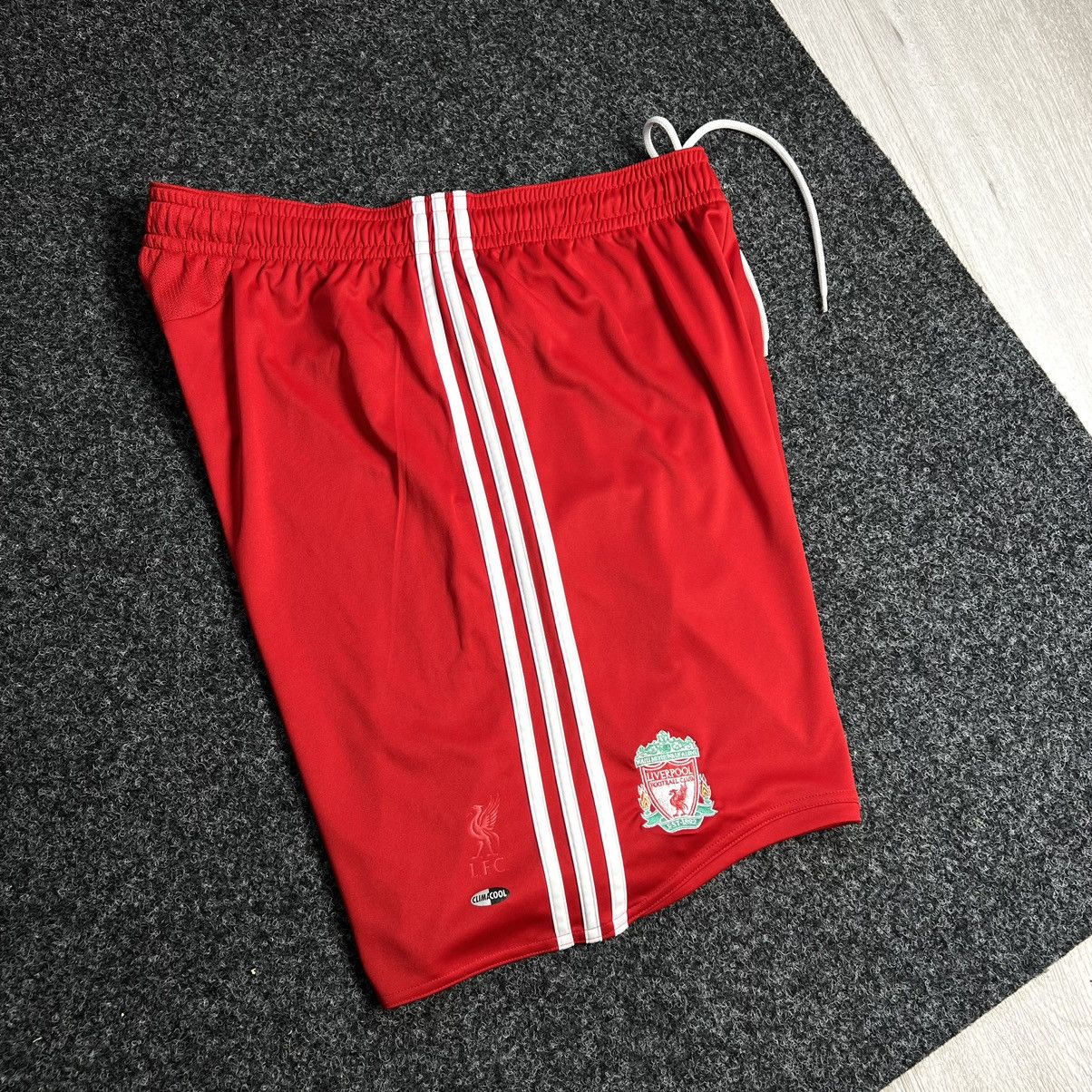 Adidas × Vintage Liverpool 2008 shorts adidas football Size US 36 / EU 52 - 3 Thumbnail