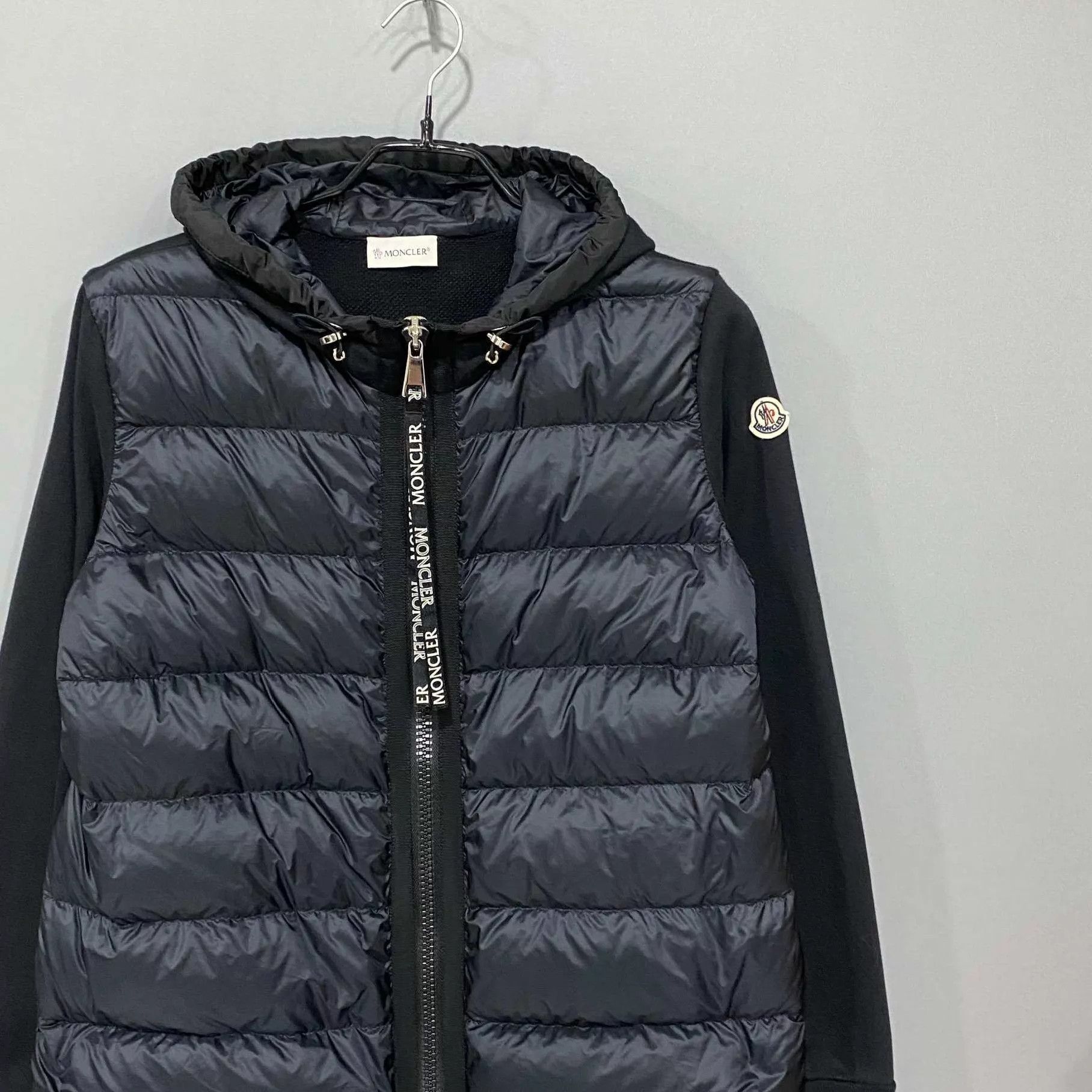 Moncler Moncler black logo hooded knit panel down coat M Size M / US 6-8 / IT 42-44 - 2 Thumbnail