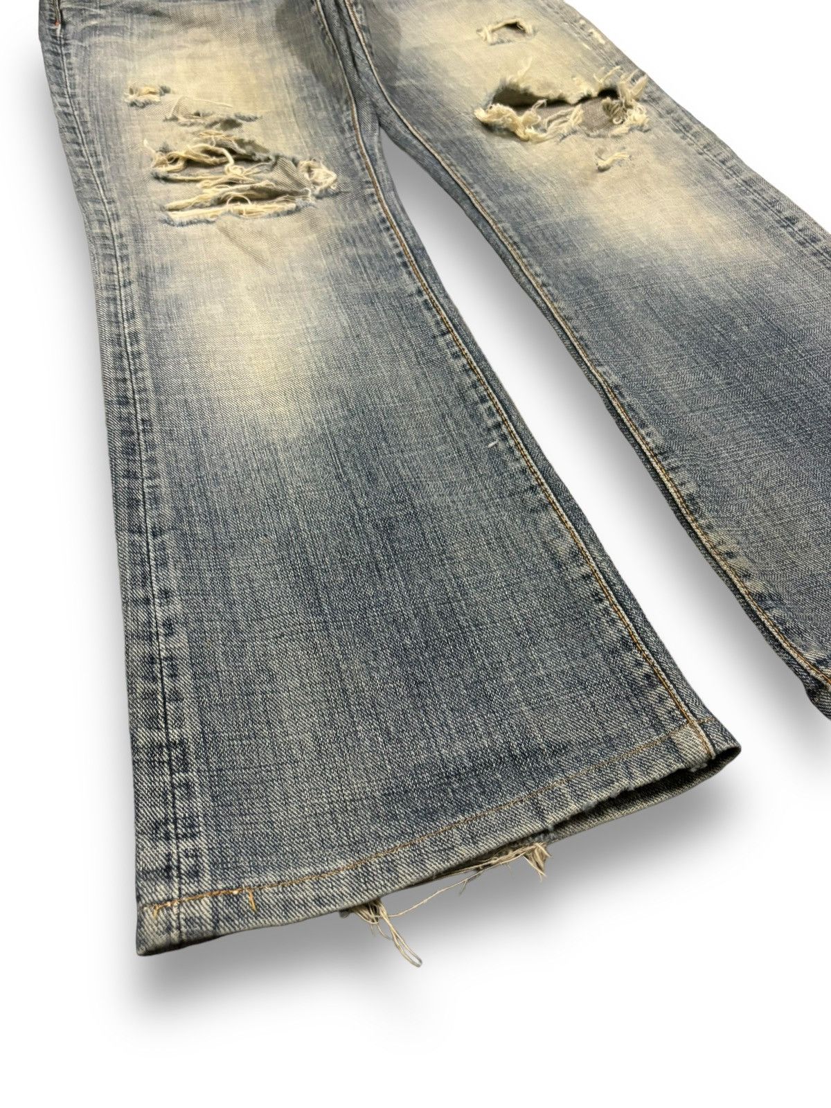 Tornado Mart Vintage Japanese Brand Mud Wash Flare Destroyed Grunge Jeans Size US 30 / EU 46 - 9 Thumbnail
