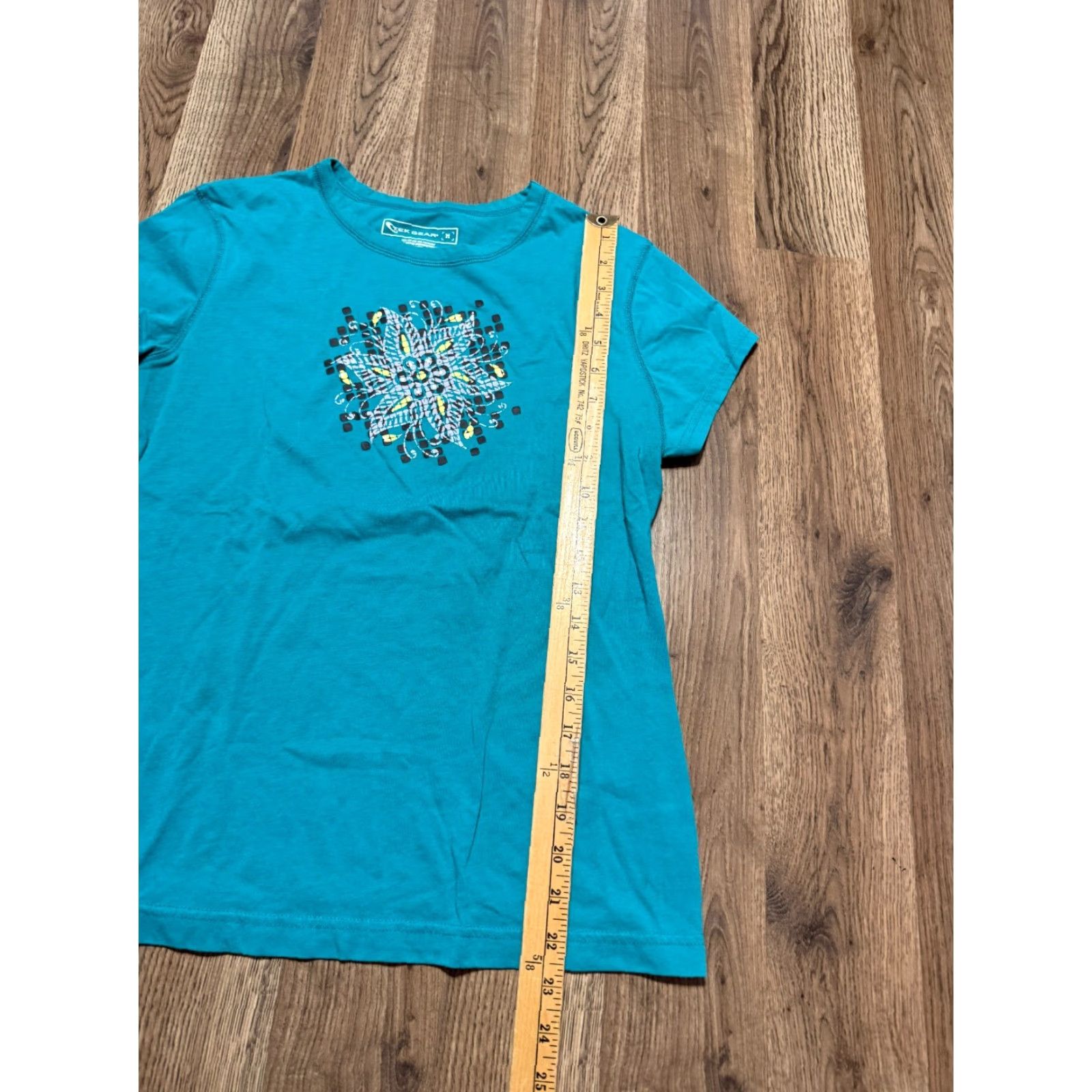 Tek Gear Tek Gear Shirt Womens Medium T-Shirt Short Sleeve Graphic Print Blue Green Black Yellow Grey Regular Size Type: Regular (Fall Spring Summer) Womens Size M / US 6-8 / IT 42-44 - 6 Thumbnail