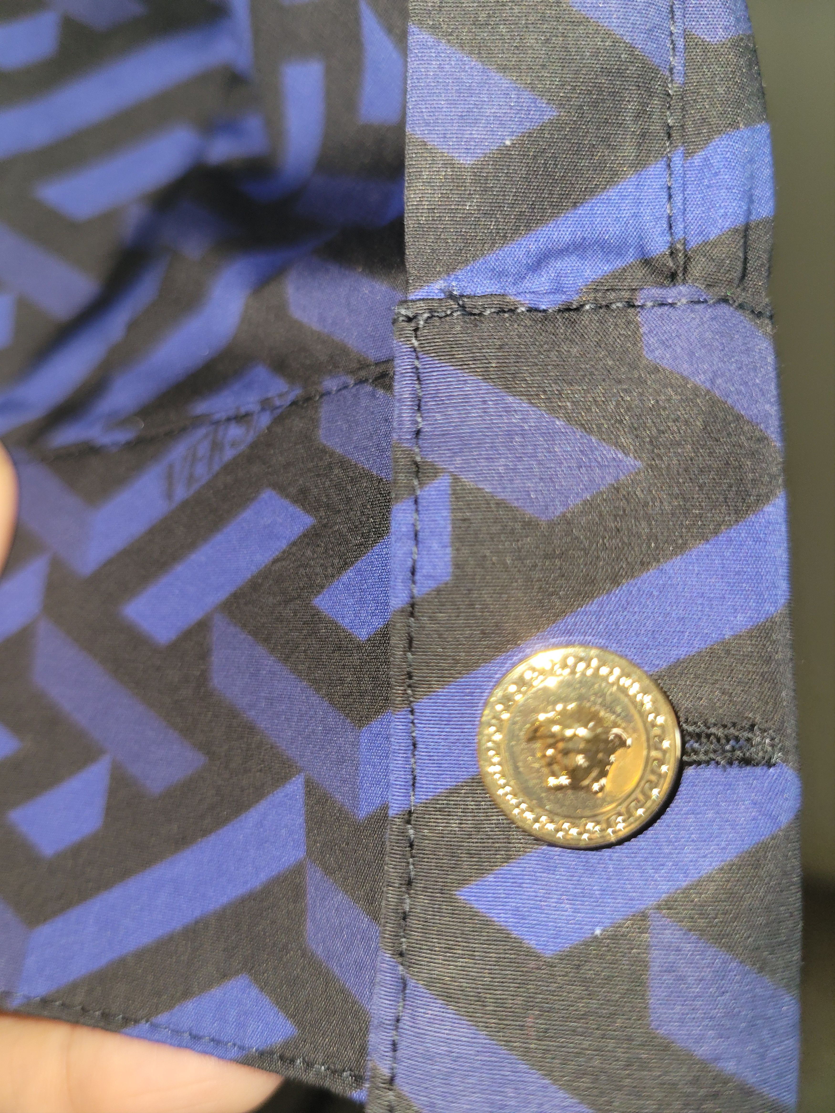 Versace Greca detail shirt Size L / US 10 / IT 46 - 5 Thumbnail