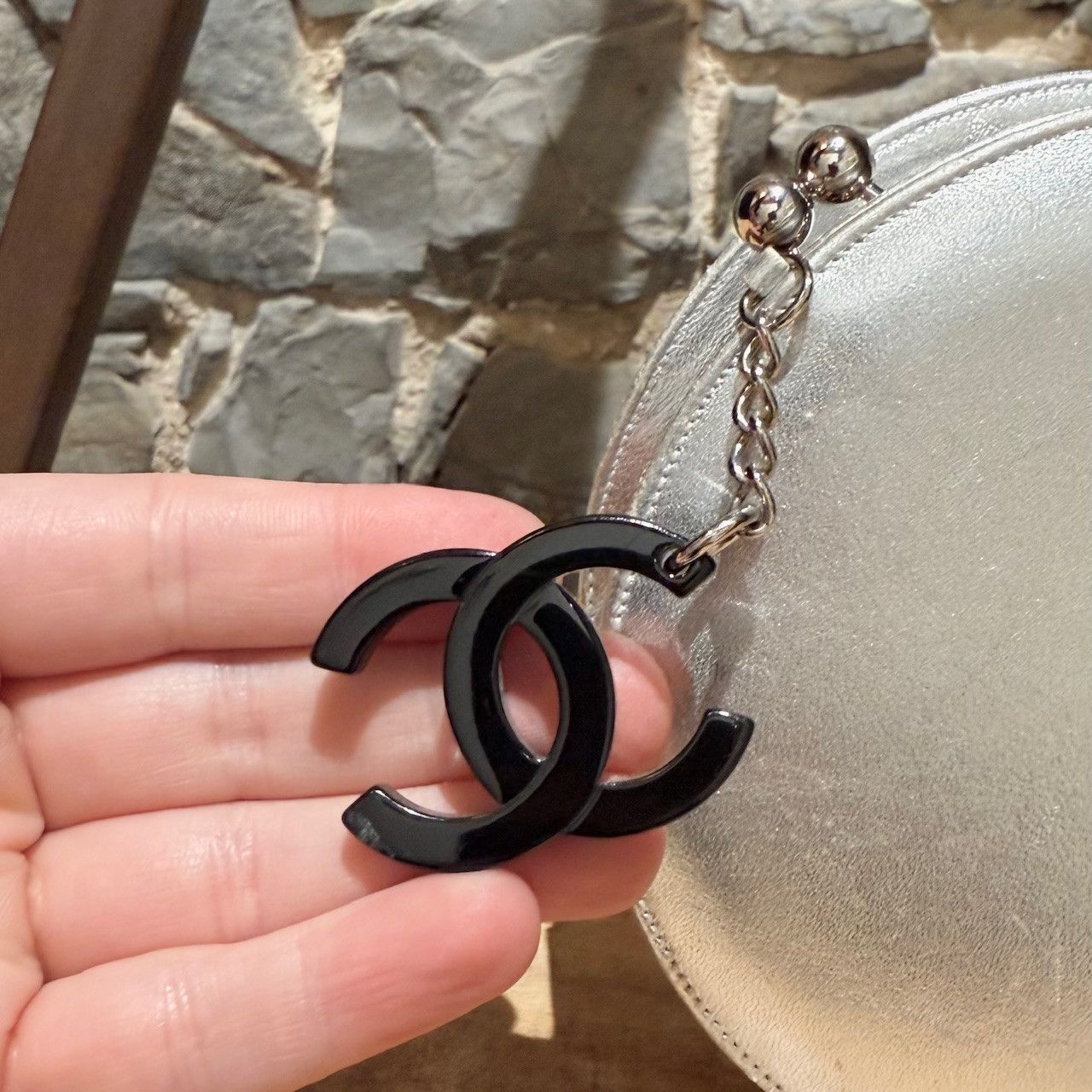 Chanel Chanel Patent Metallic Double Circle Minaudière Clutch Size ONE SIZE - 8 Thumbnail