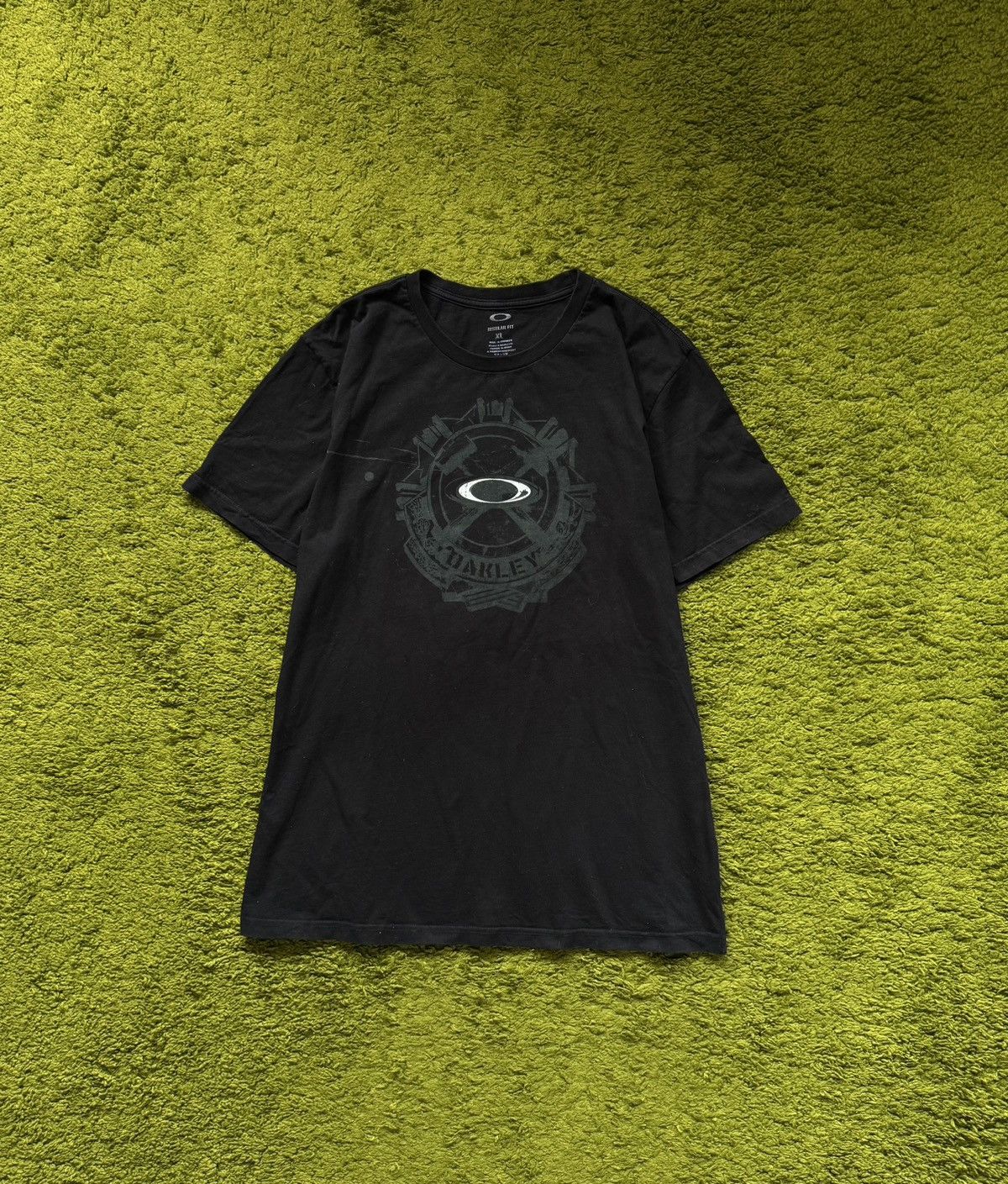 Oakley Oakley 2000s vintage gorpcore style centre logo t-shirt Y2K Size US XL / EU 56 / 4 - 1 Thumbnail