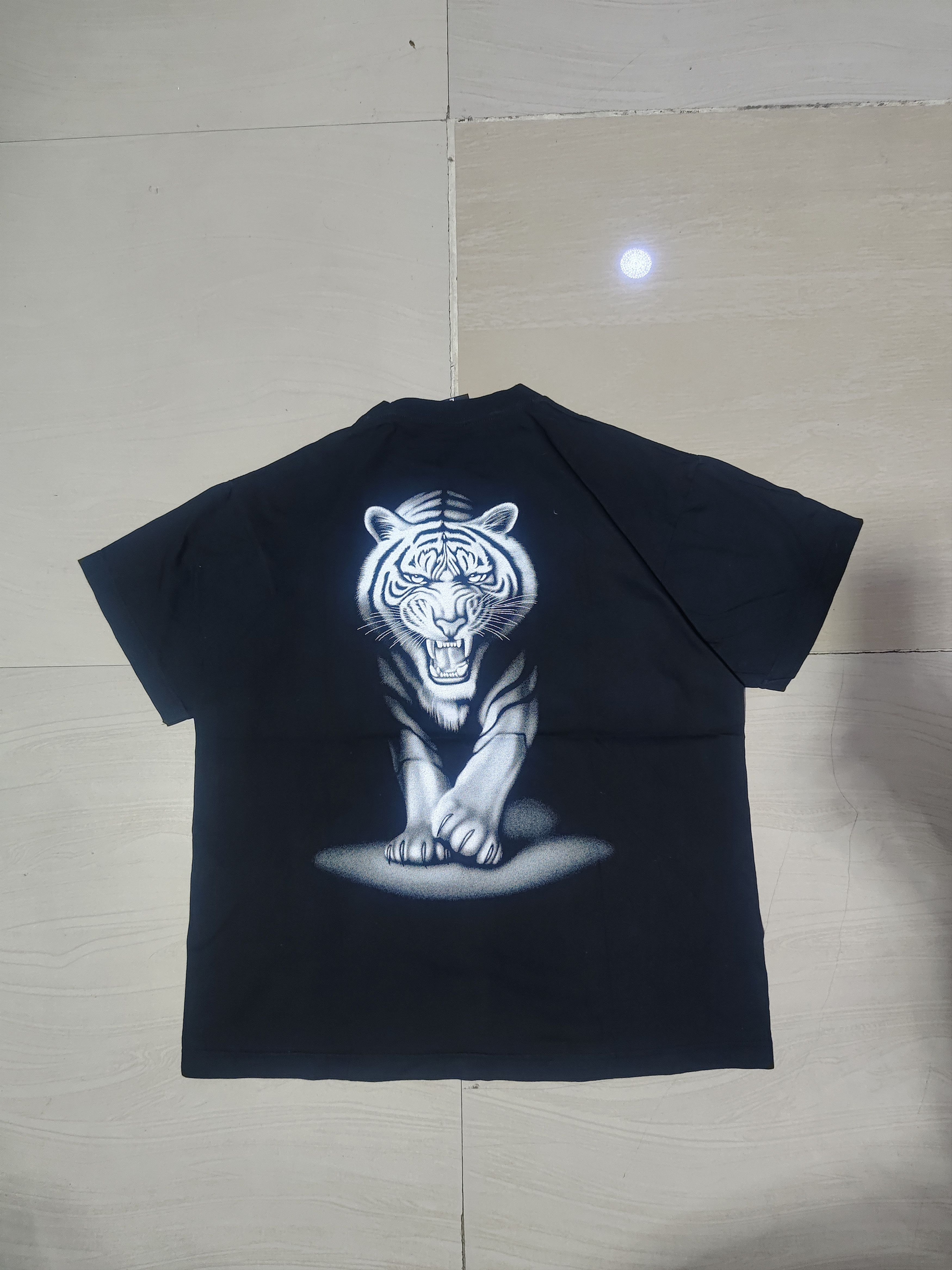 Other Red Rock of the tshirt black size L Size US L / EU 52-54 / 3 - 2 Thumbnail