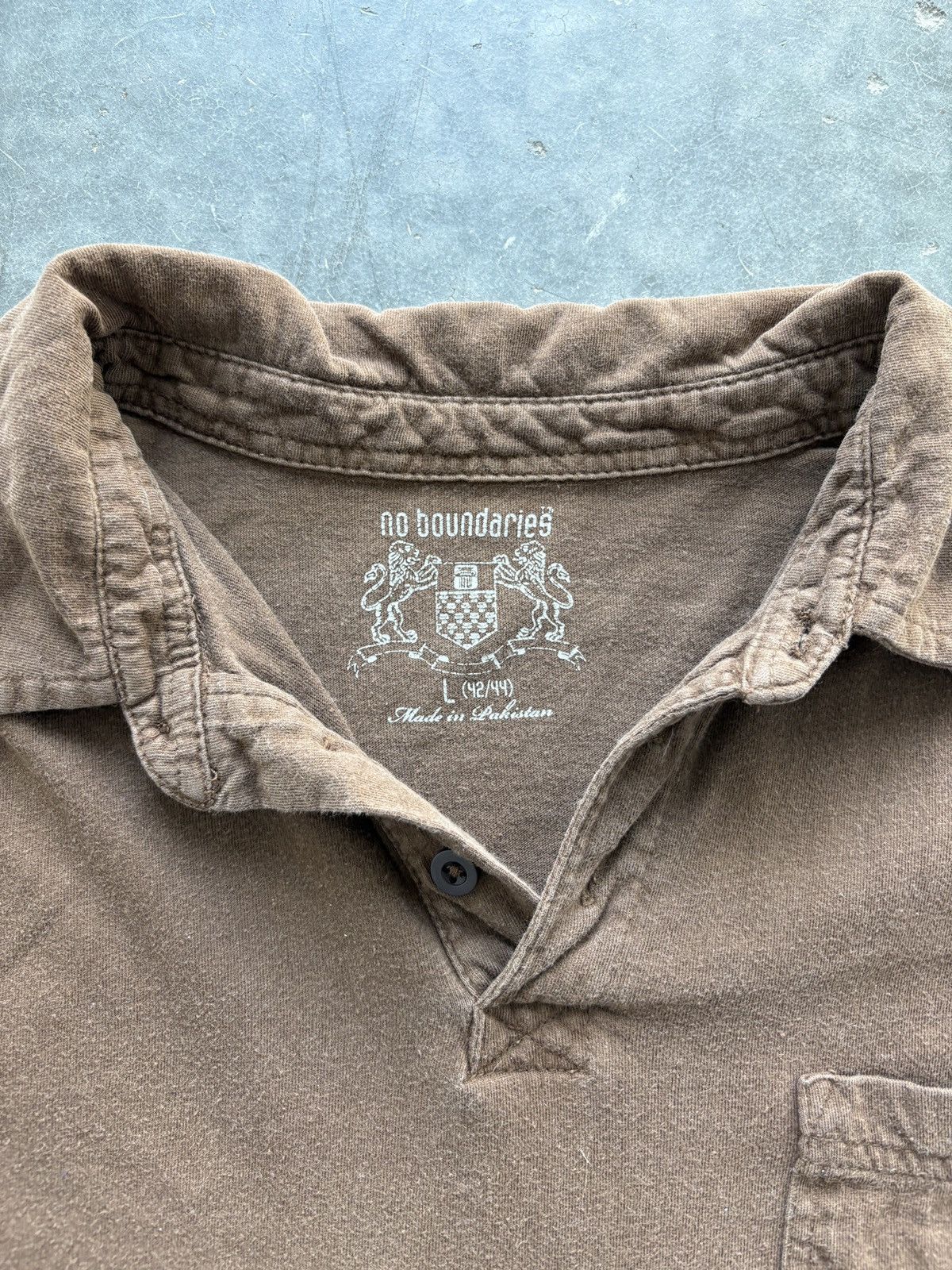 Vintage Vintage Y2K No Boundaries Polo Shirt Grunge Skater Style Size US L / EU 52-54 / 3 - 4 Thumbnail