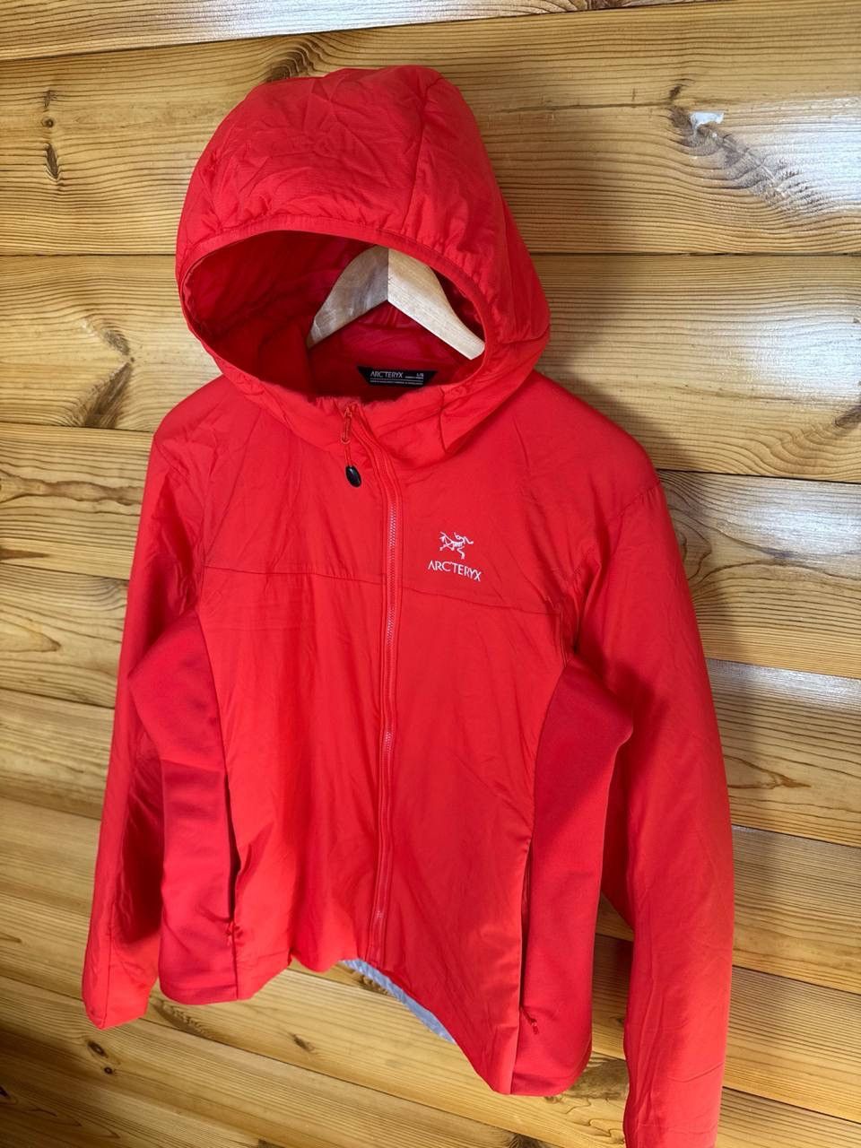 Arc'teryx Arc’teryx Atom LT Jacket Red Hooded Insulated Women Size US L / EU 52-54 / 3 - 4 Thumbnail