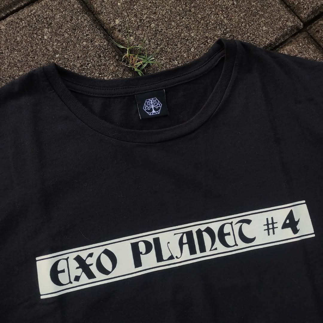 Band Tees EXO Kpop Planet 4 Live 2017 Tee Size US M / EU 48-50 / 2 - 3 Thumbnail